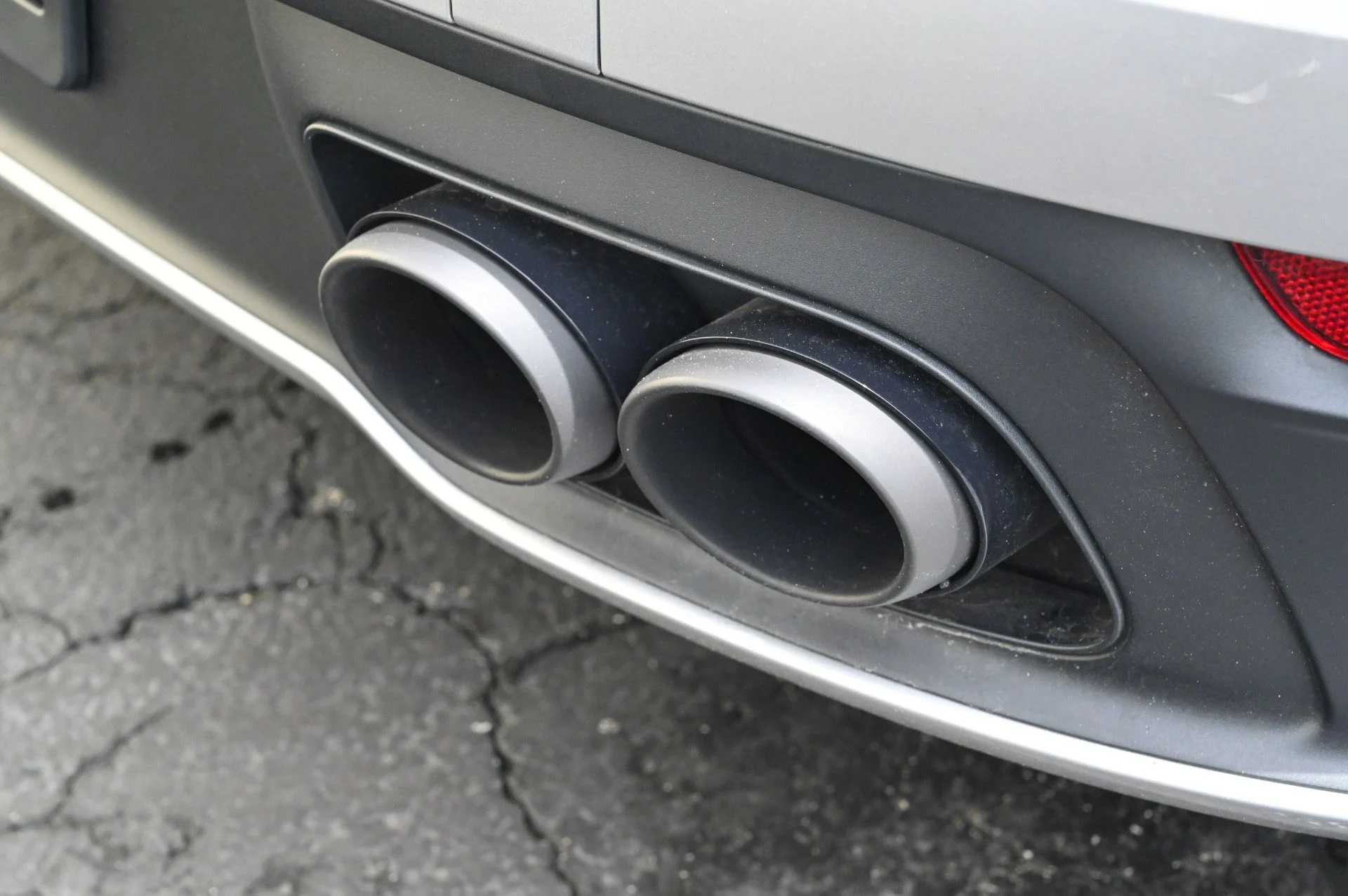 mph015_4166057741_Used_2021_Porsche_911_Carrera_S_1754403890_7e6d7f1e71