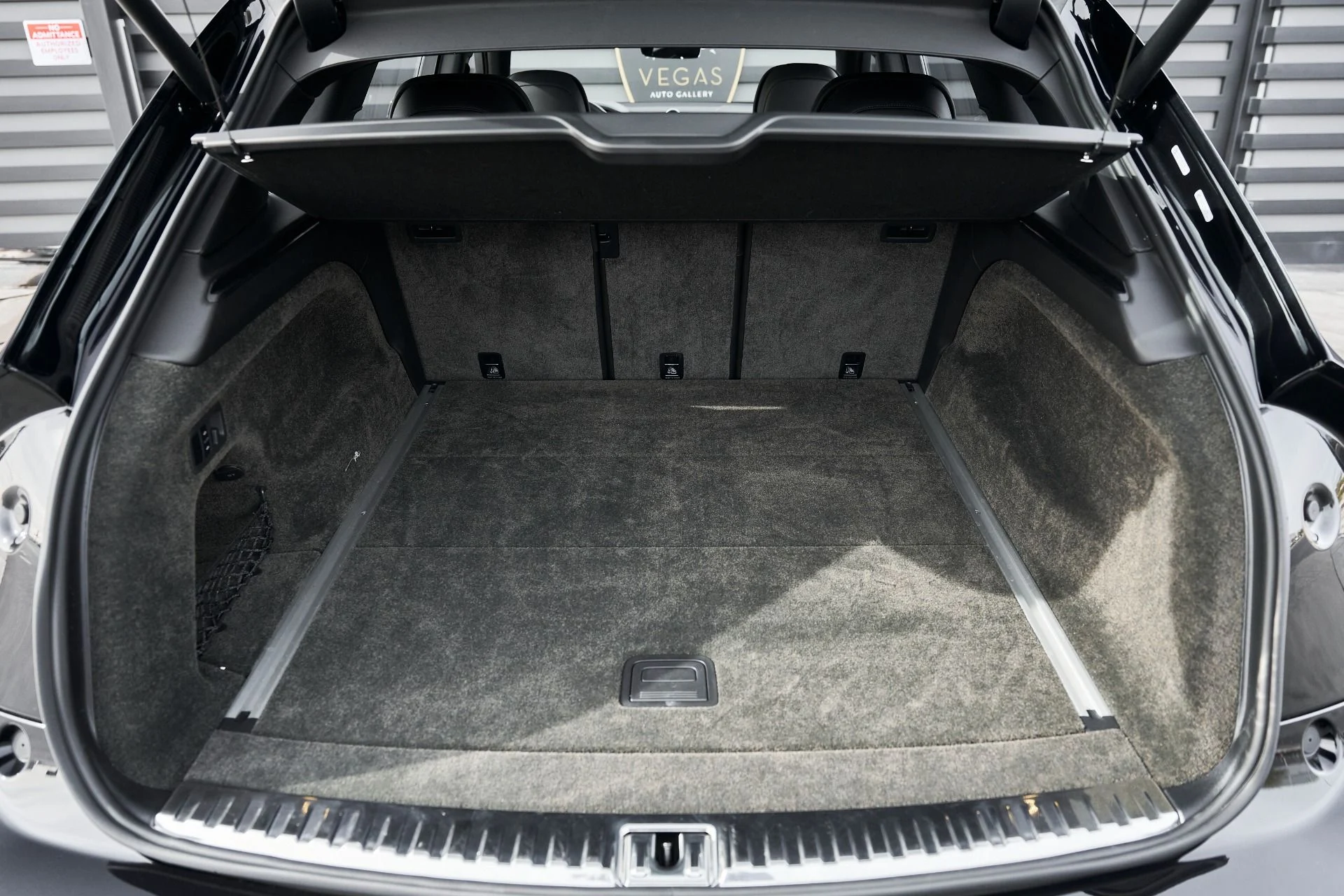 mph015_417975041_Used_2023_Bentley_Bentayga_EWB_Azure_1769048606_dab1ff0a34
