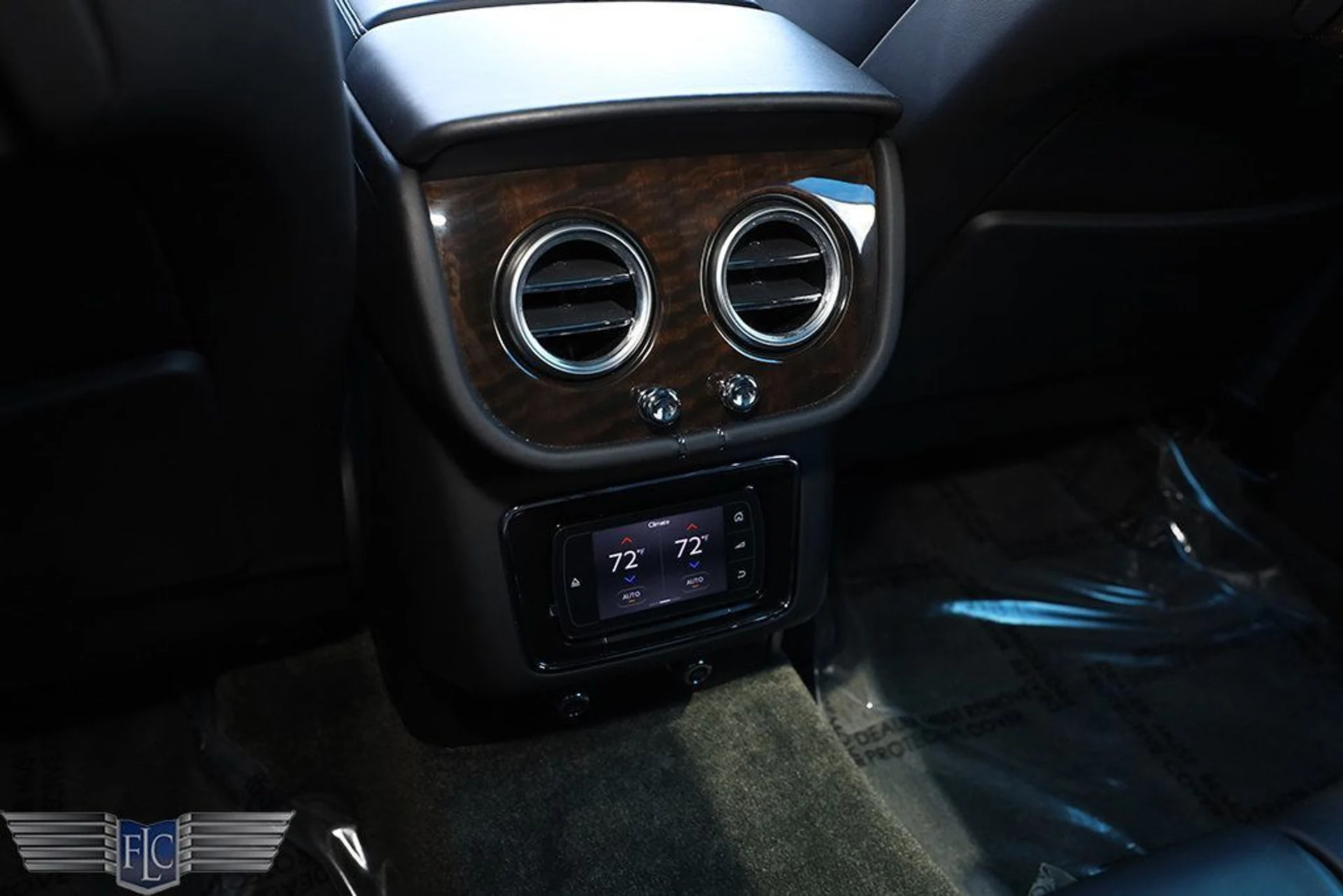 mph015_4180100118_used_2017_bentley_bentayga_w12awd_6305_22995448_16_1024_71e0a9c7b5