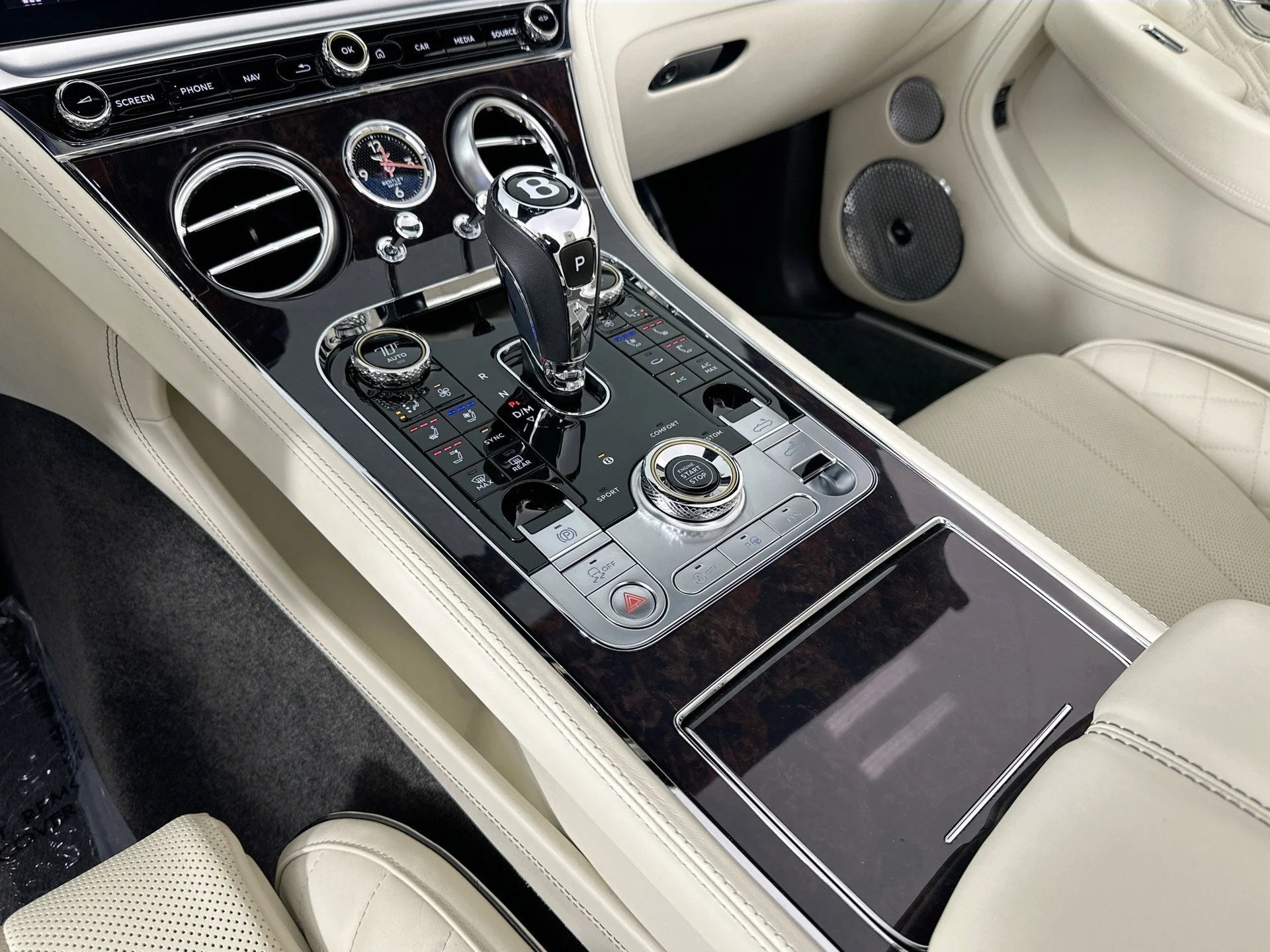 mph015_4187839944_16_954b1cc9aa