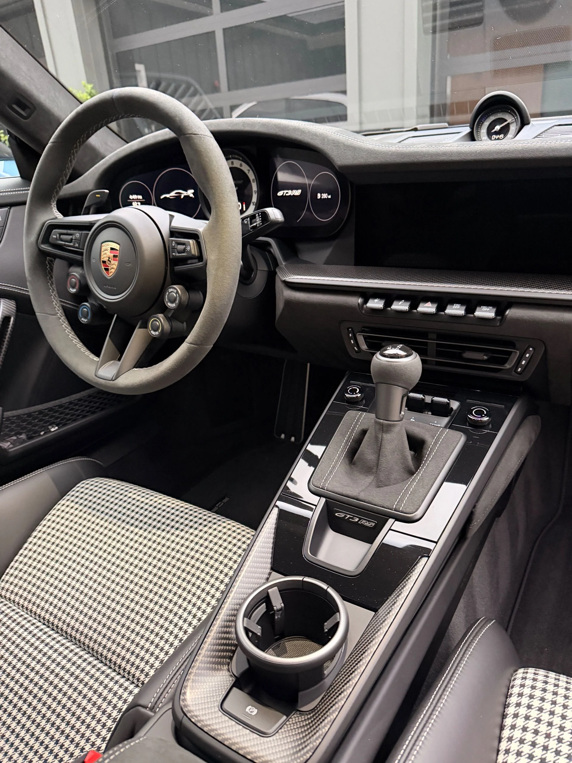 mph015_419263954_Used_2024_Porsche_911_GT_3_RS_CXX_PTS_1767645817_4faf65f77a