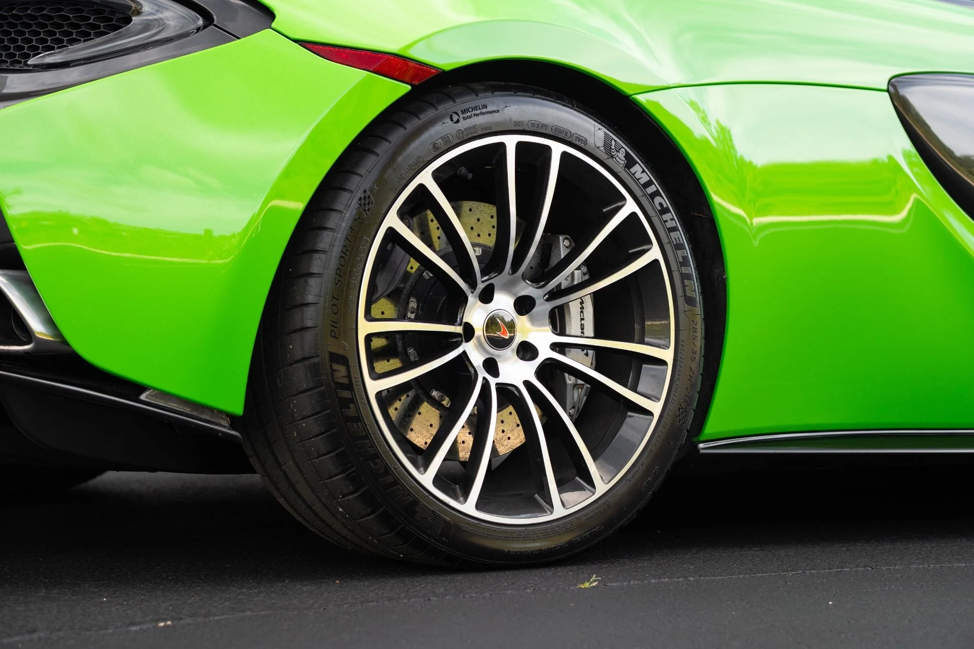 mph015_4199493880_Used_2018_Mc_Laren_570_S_Spider_1773949539_16a7e596c9