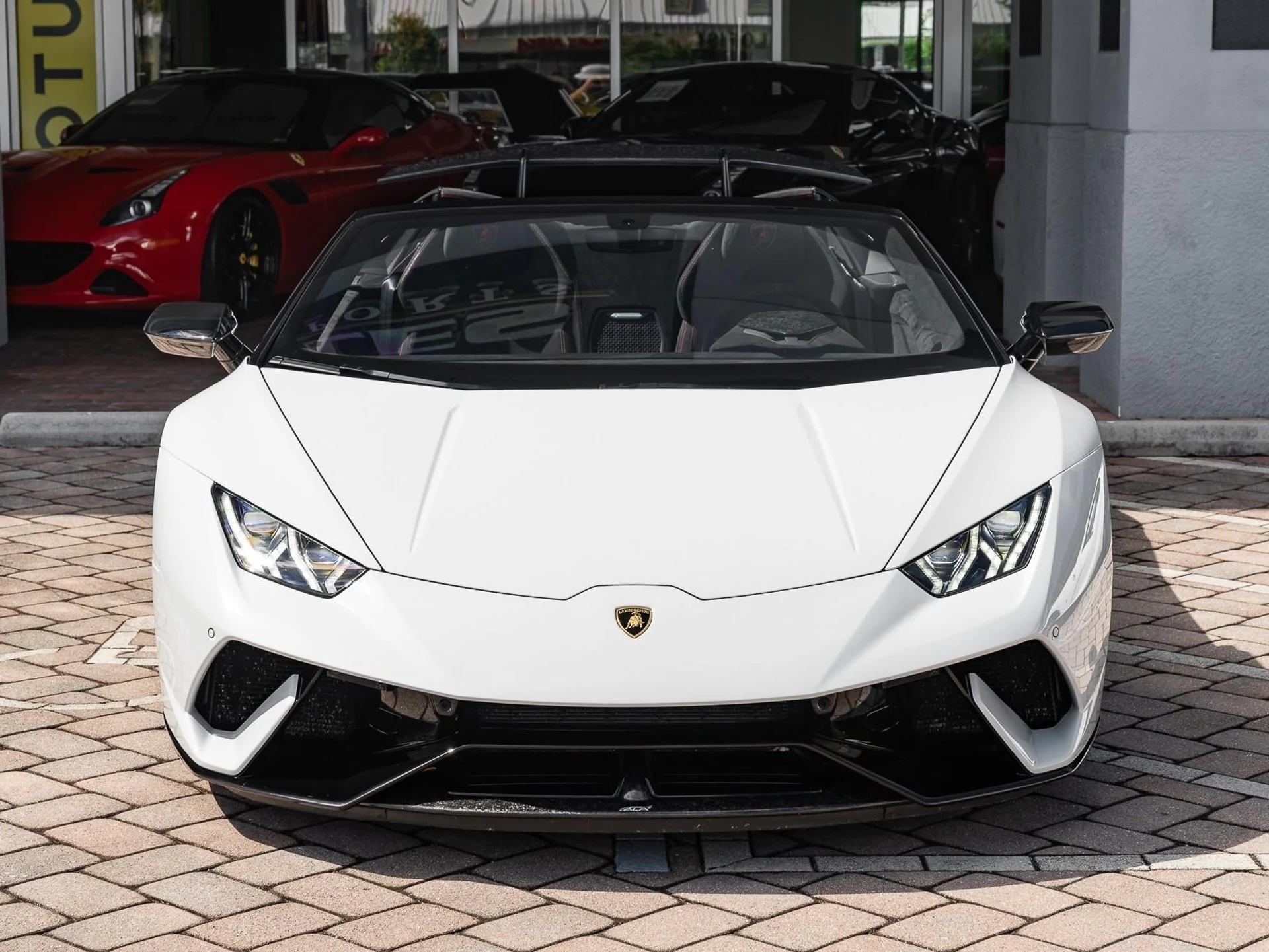 mph015_4202076204_Used_2018_Lamborghini_Huracan_Performante_Spyder_1761599131_4a63f8dbb9