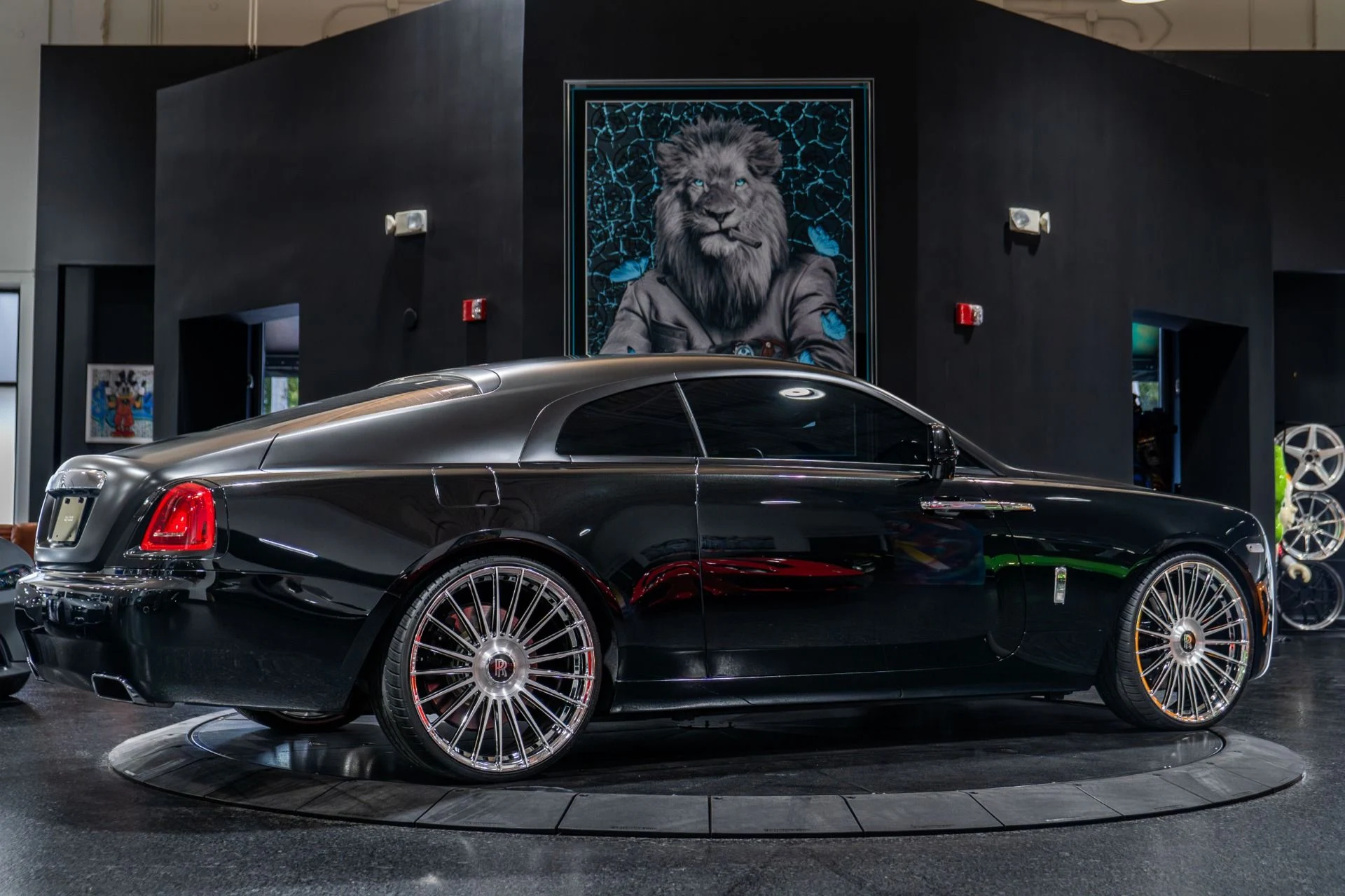 mph015_4206208098_Used_2014_Rolls_Royce_Wraith_360000_MSRP_Starlight_Headliner_24_Wheels_1765746273_08e5a36538