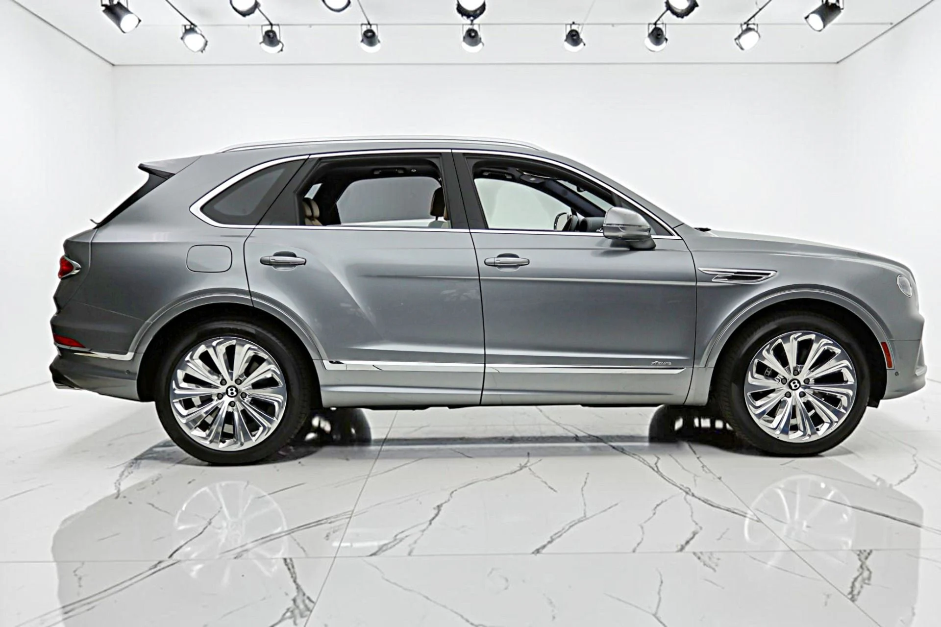 mph015_4212822581_Used_2025_Bentley_Bentayga_Azure_V8_LEASE_OPTIONS_AVAILABLE_795af8f274