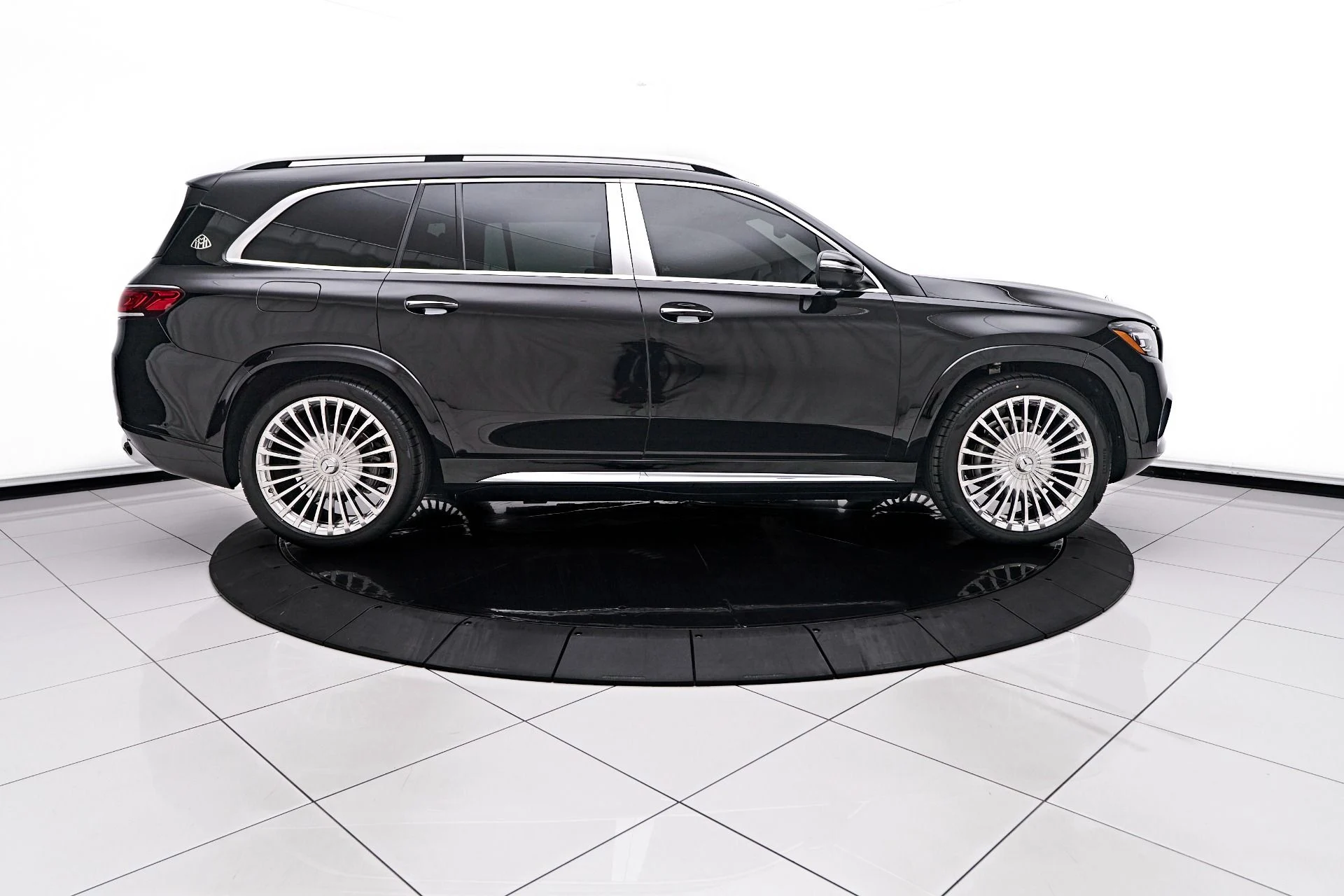 mph015_4213699888_Used_2022_Mercedes_Benz_GLS_Maybach_GLS_600_1747446181_dc5fdffd3d