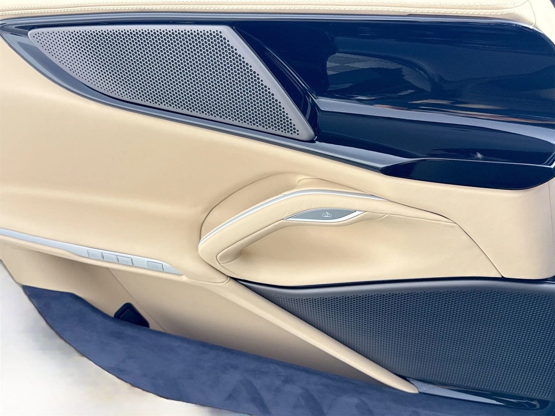 mph015_4213950041_dae148a0bd77119ae66cbfe7502cc90f_9675d541cf