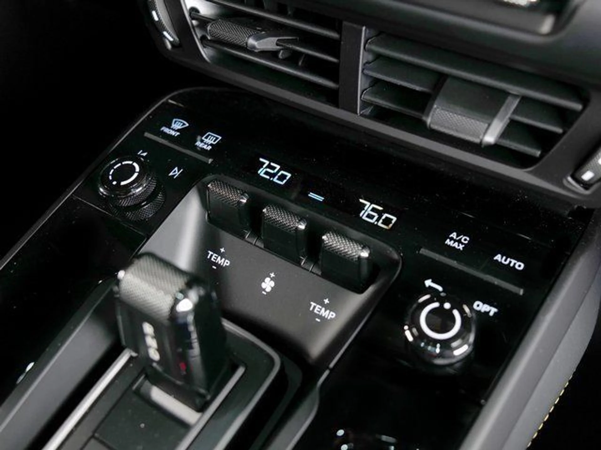 mph015_421429816_d1c0be4342034a4b85f11cb24a146c60_cea7a80701