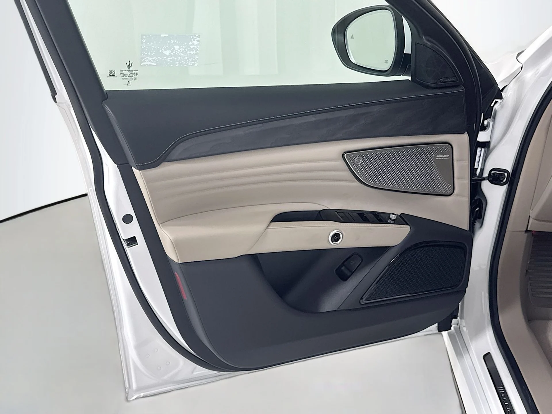 mph015_4220082711_0460c55c90826abfdf8d57b64187f149x_70f92eca67