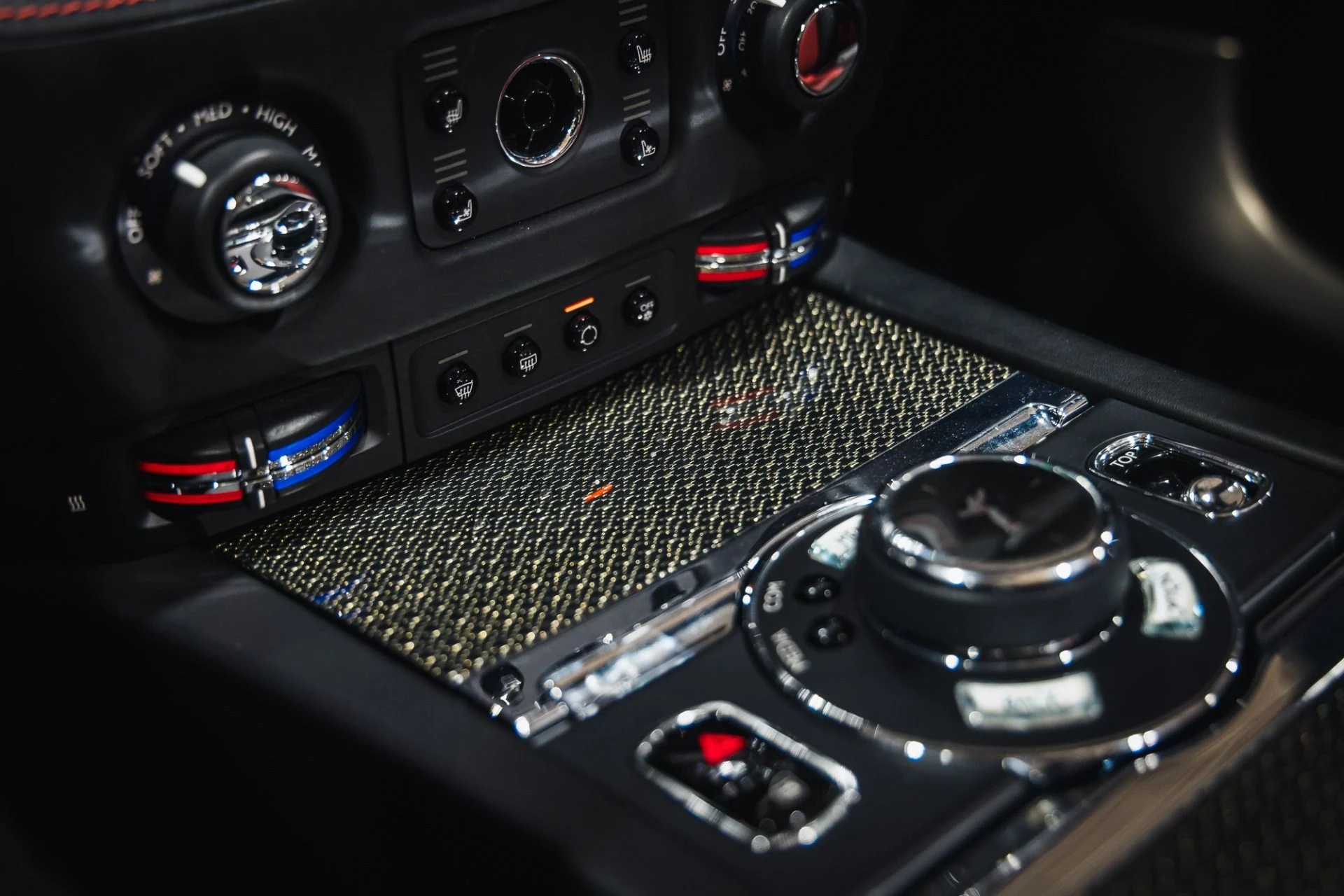 mph015_422220692_Used_2019_Rolls_Royce_Dawn_1775855974_3b37411ac8