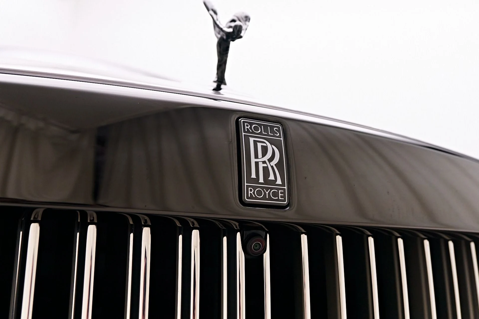 mph015_4224913666_Used_2022_Rolls_Royce_Ghost_Black_Badge_1745954318_18013e4dbc