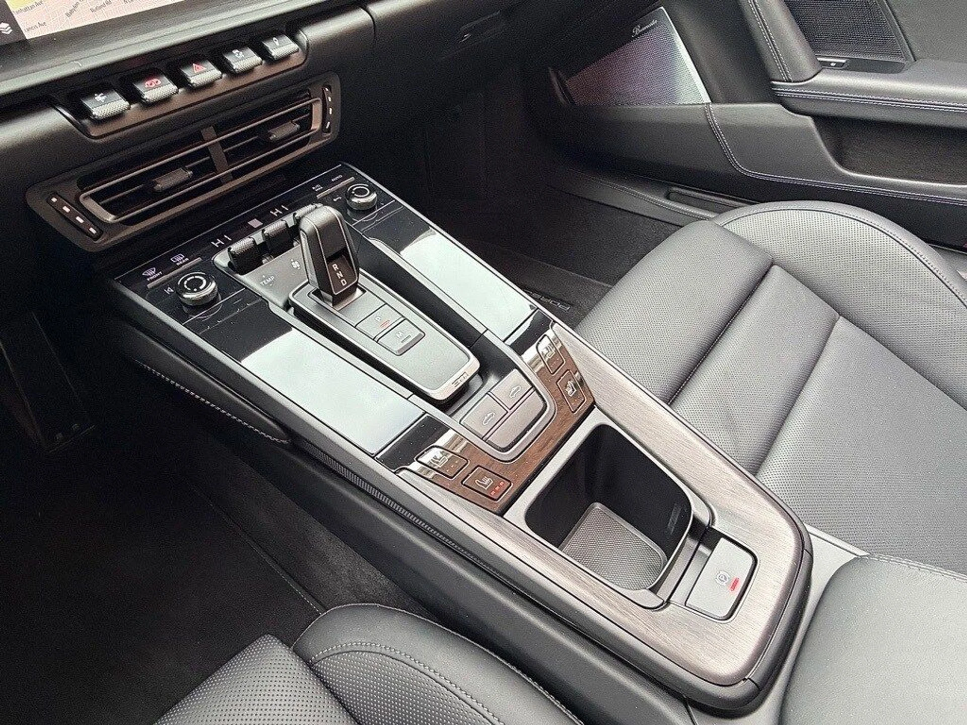 mph015_4225008570_cb7b3f0d9f387943383276926f678c4dx_d4568d4100