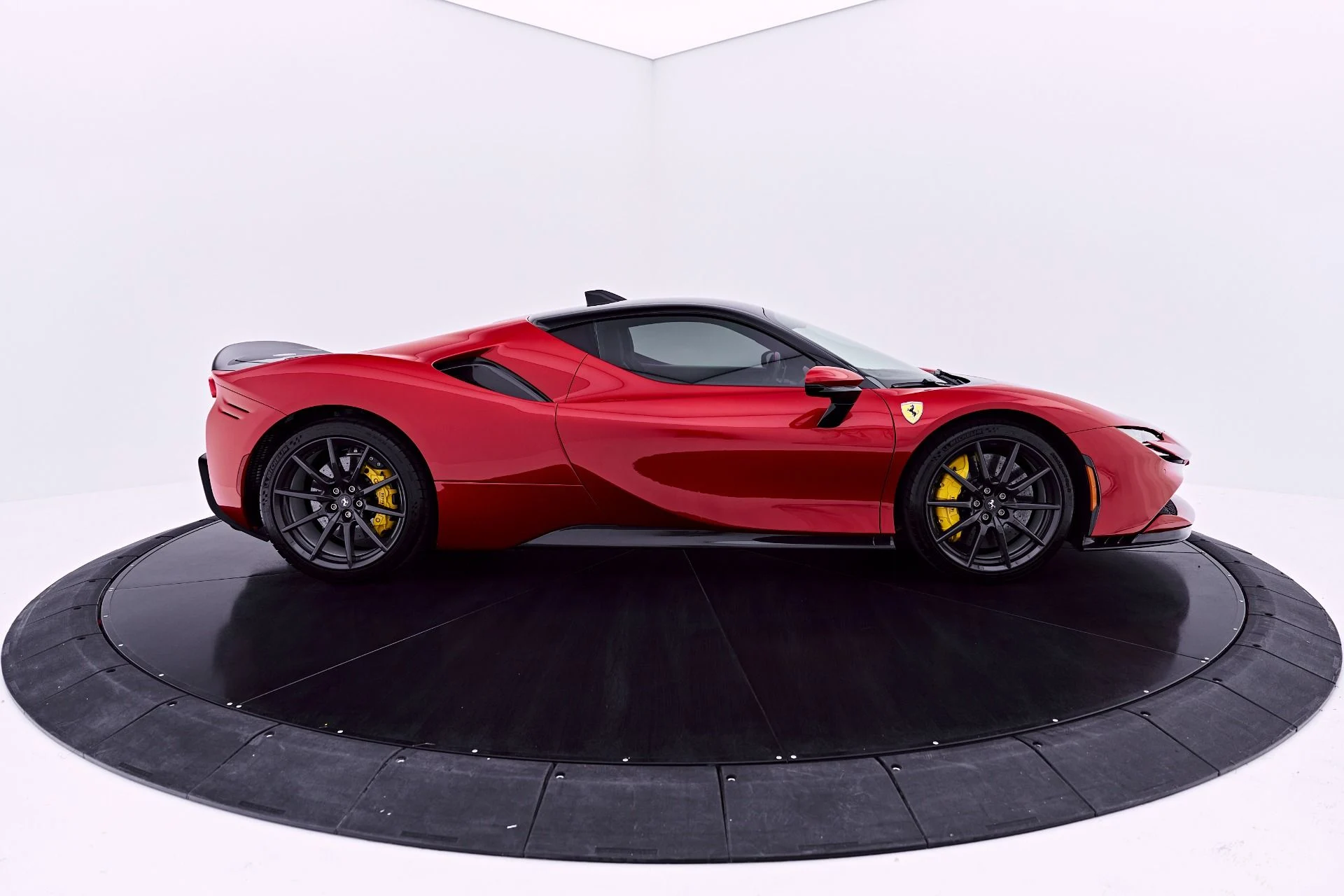 mph015_4235835484_Used_2021_Ferrari_SF_90_Stradale_Base_1782197755_766883b79d