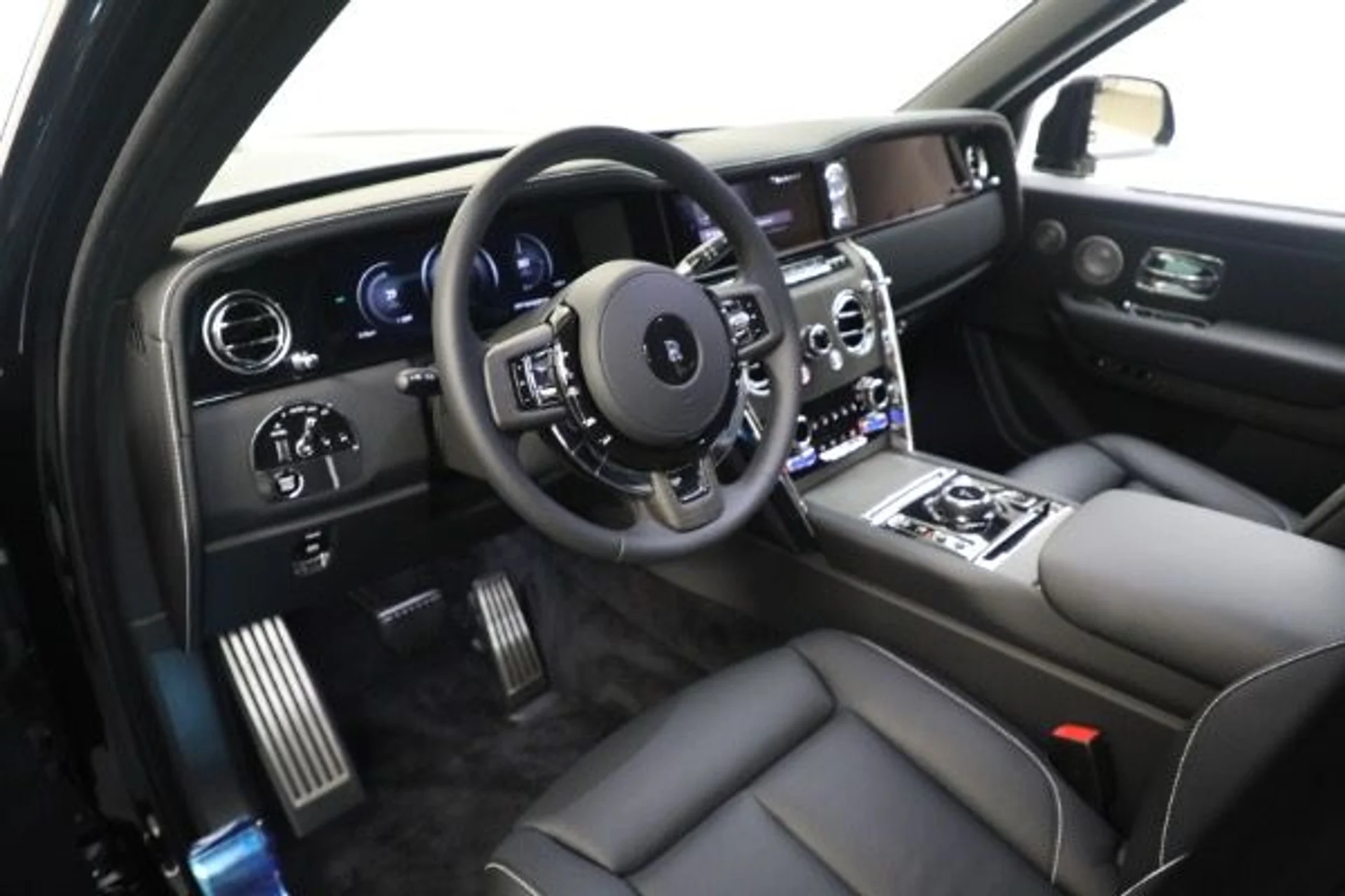 mph015_4238898790_New_2026_Rolls_Royce_Cullinan_e2aacc022b
