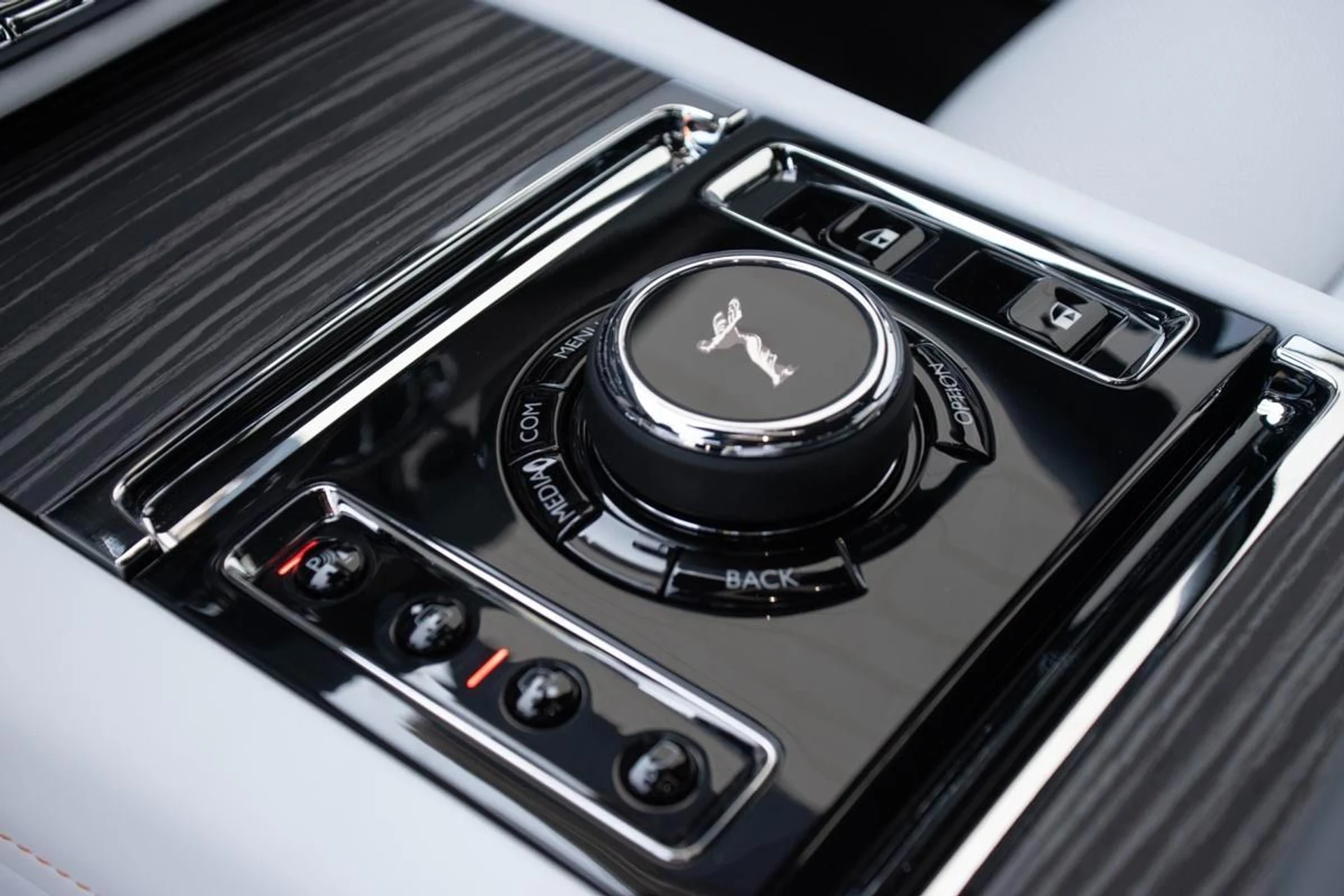 mph015_4251980957_Used_2024_Rolls_Royce_Ghost_1733915394_97568a0f02