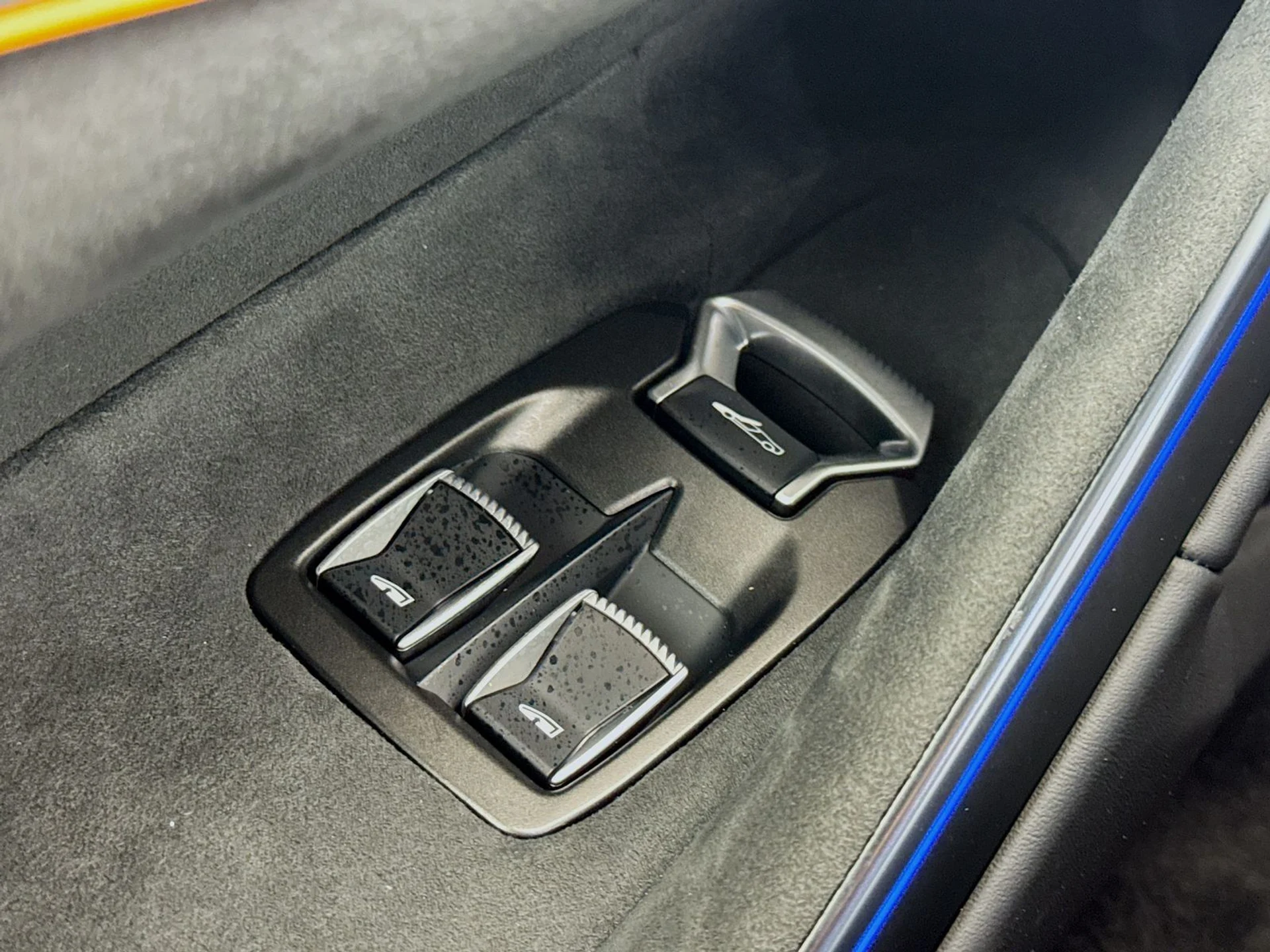 mph015_4252525239_9f64ed6c54667f0635949b56d8a65949x_a5a376eabf