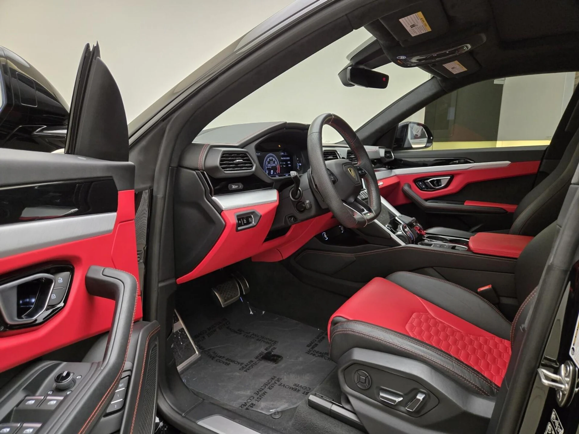 mph015_426167374_Used_2021_Lamborghini_Urus_1754376894_586a40e27a