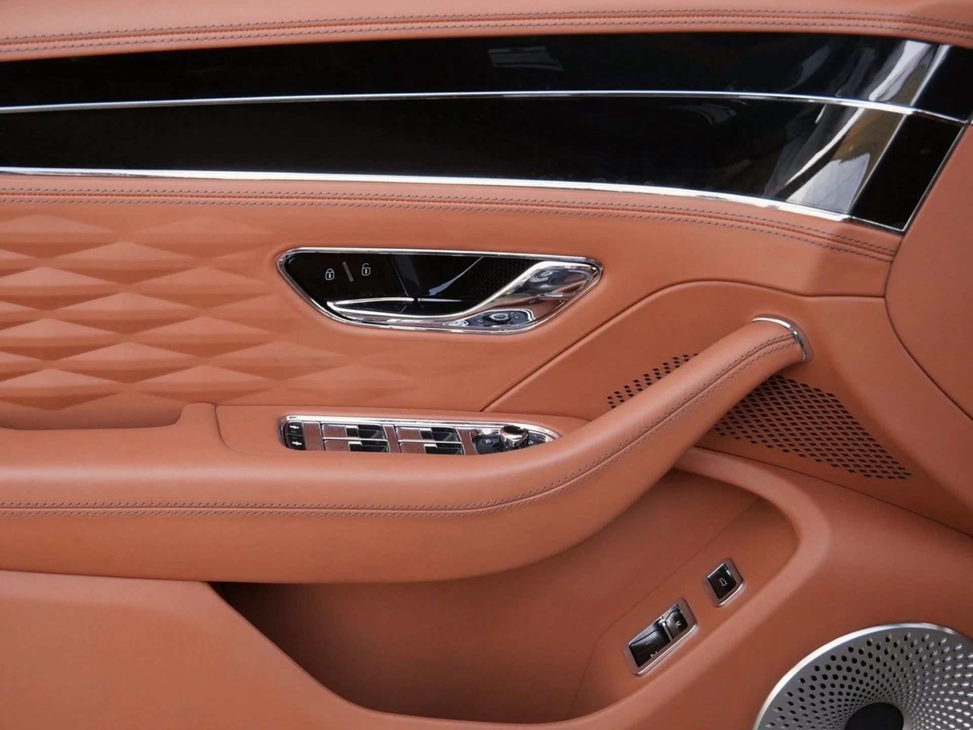 mph015_4271910513_9a245ccc2d45c293b11029e0a8aeb24cx_f2ff00e7dd