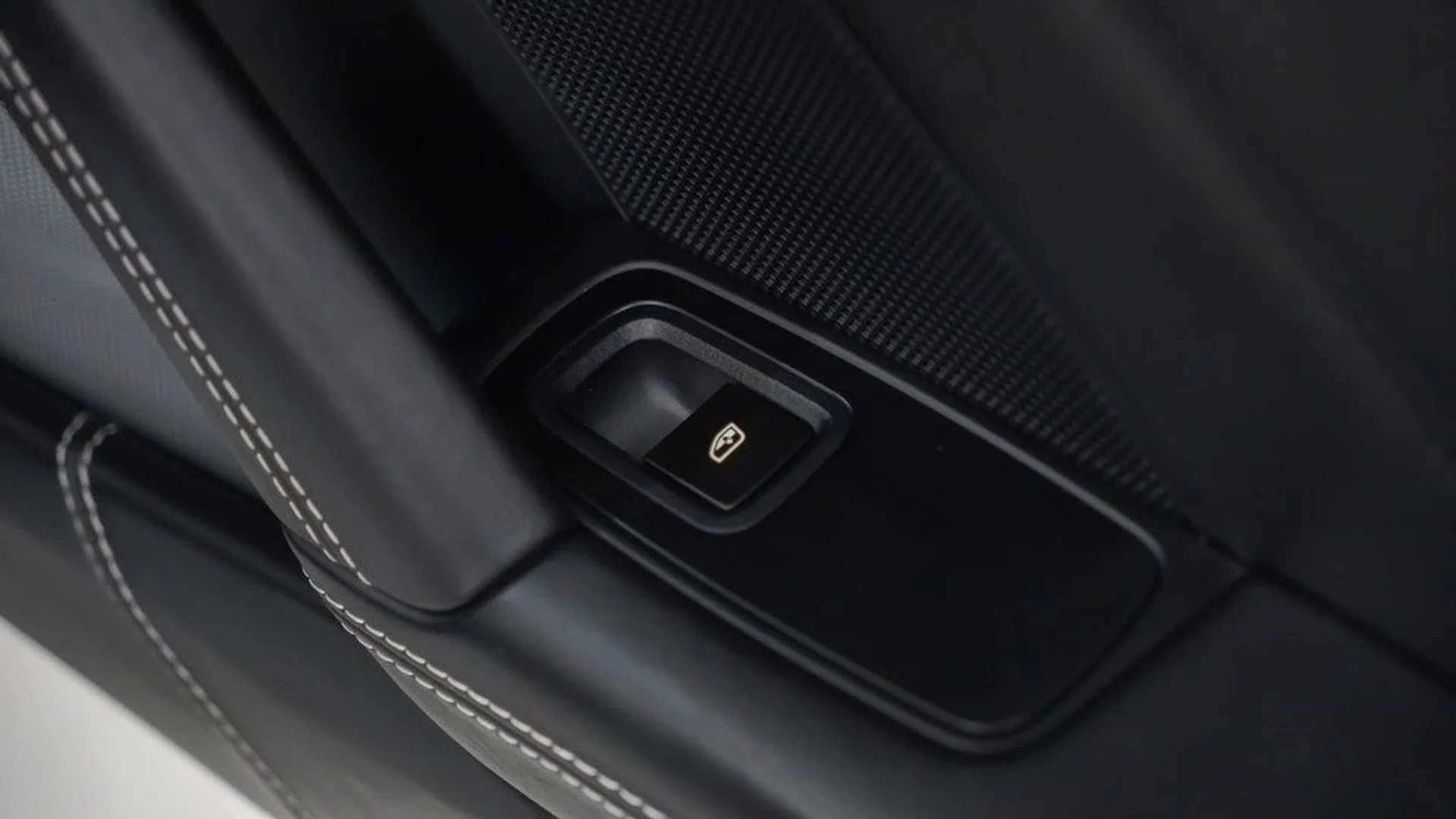 mph015_4271930062_5b3ece582acf7f0b4f44122838f96bd8x_a4032f2451