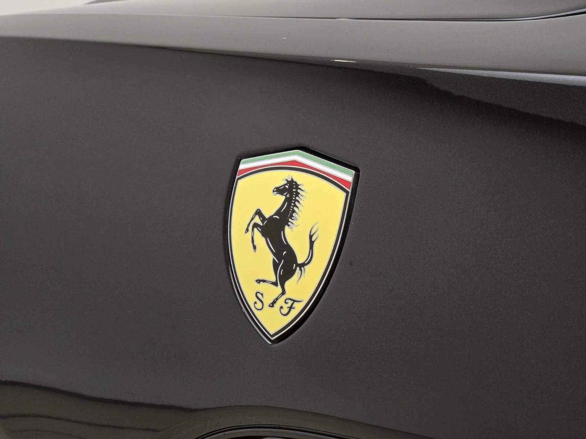 mph015_4276202223_Used_2012_Ferrari_California_1753249597_18093cbaf2