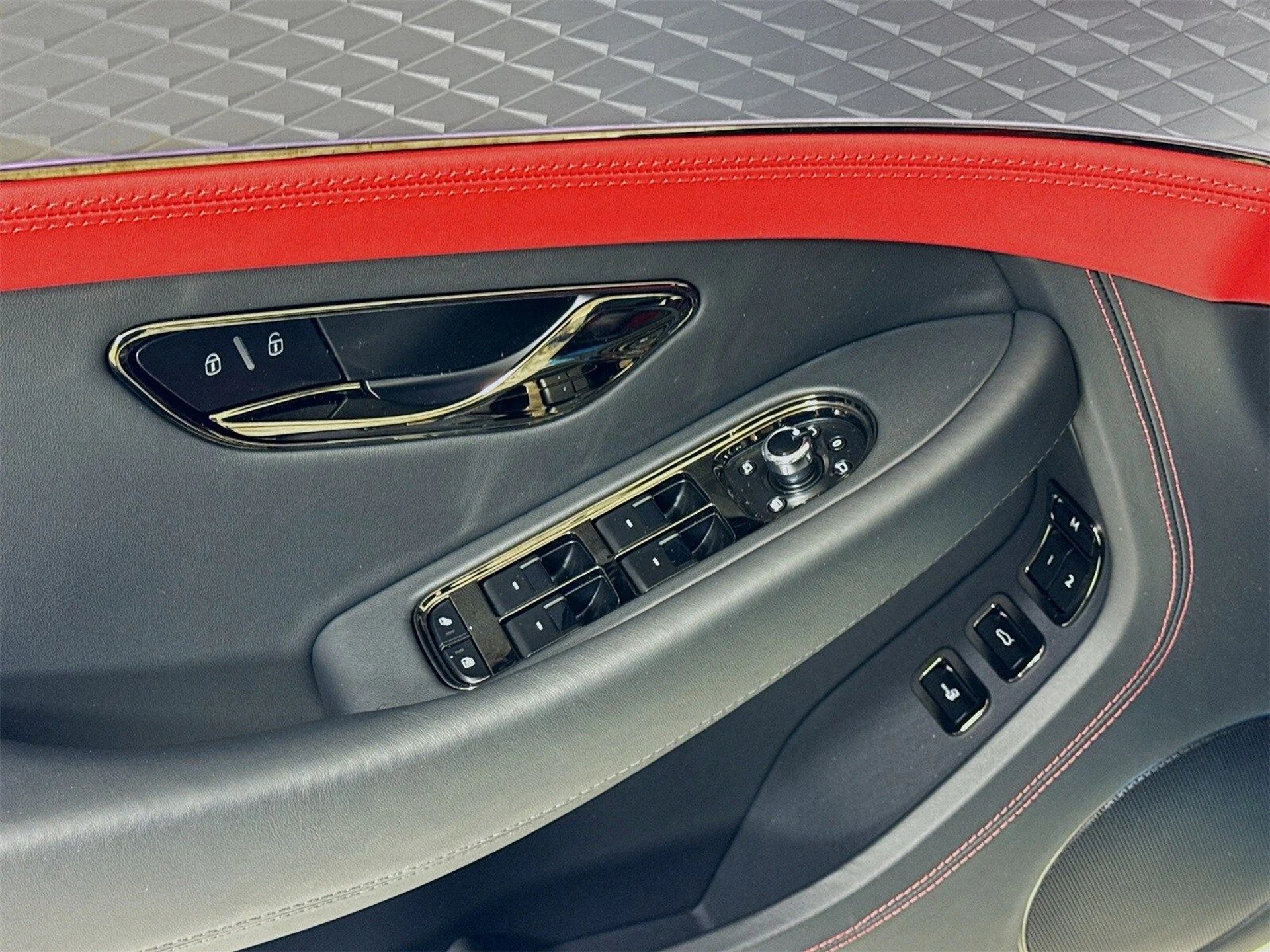 mph015_4277019272_8b93740272d0e198486b72645f358deax_ec23a2e1d7