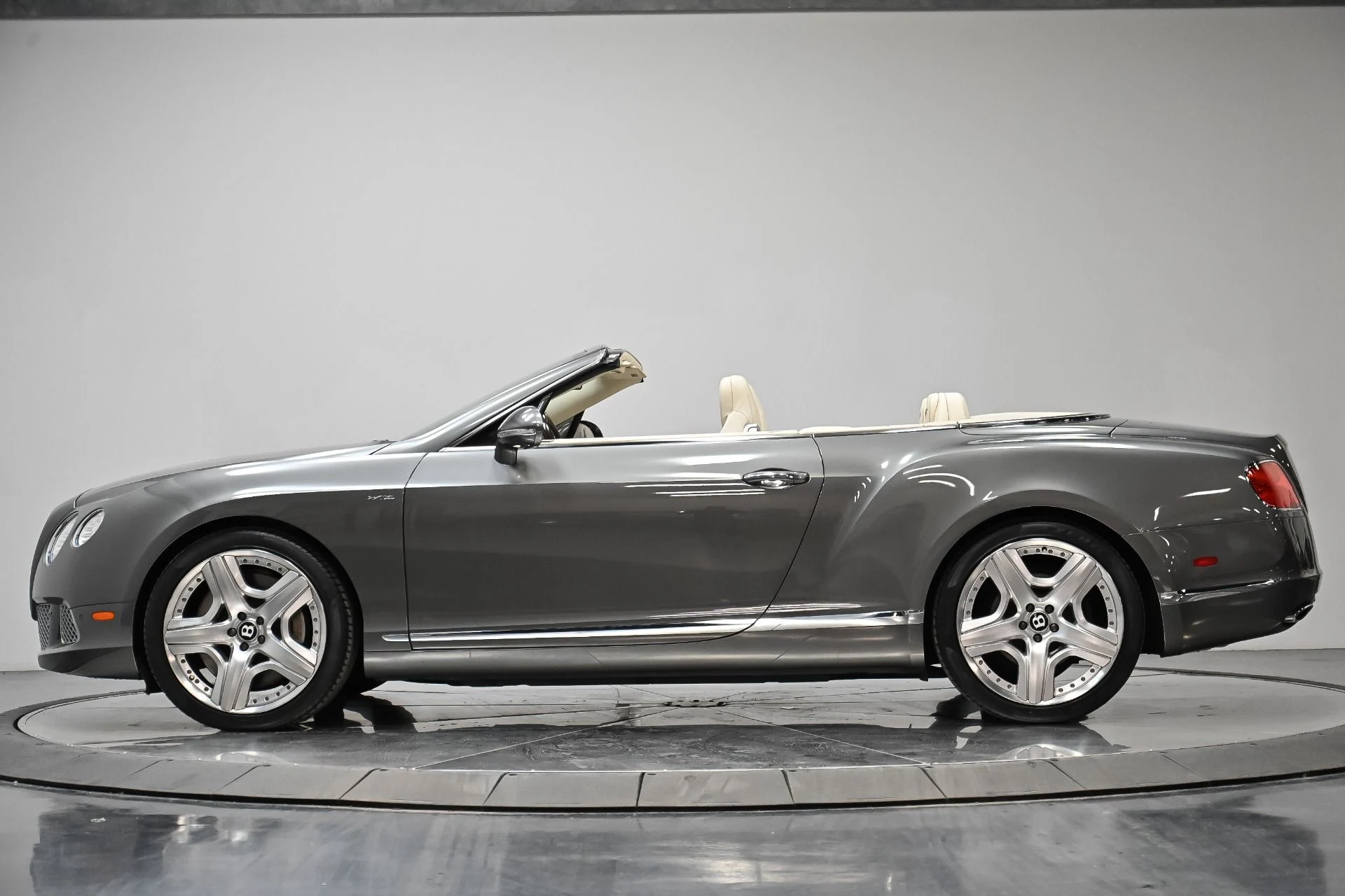 mph015_4283493584_Used_2013_Bentley_Continental_GTC_1749587467_0acbc8b384