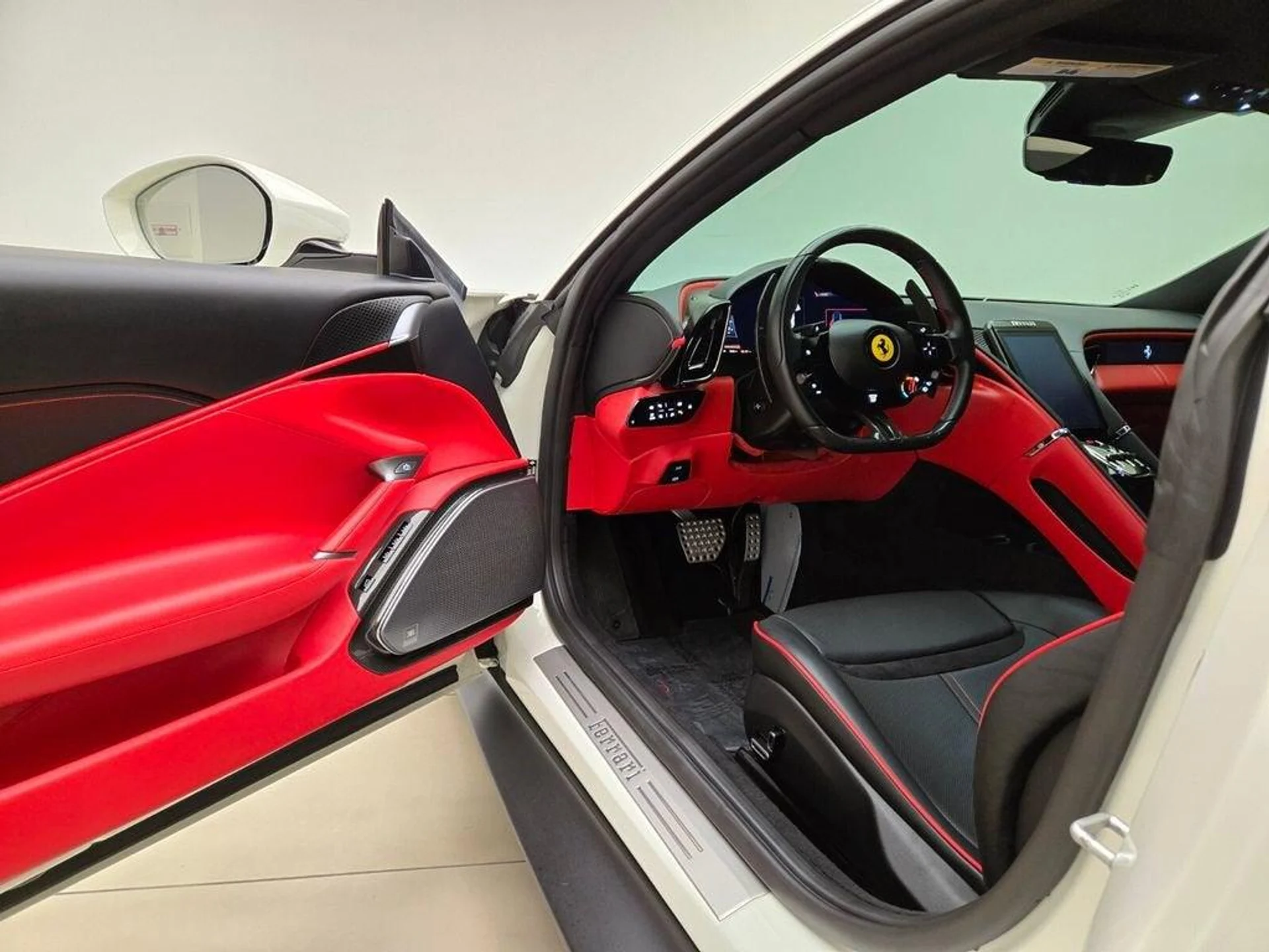 mph015_429306220_Used_2024_Ferrari_Roma_1775723864_2ba9f59e61