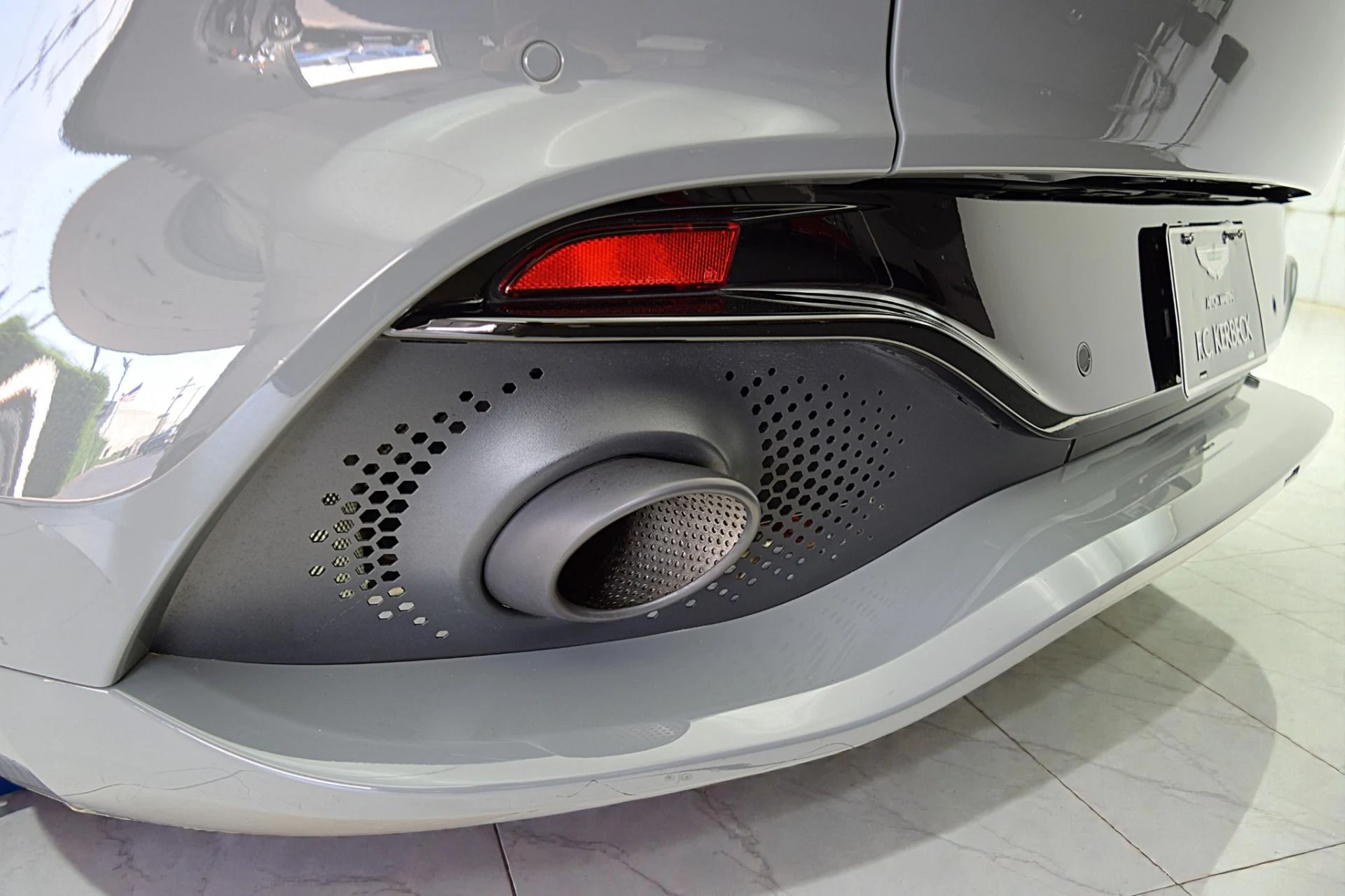 mph015_441851229_Used_2022_Aston_Martin_DBX_0656d0b6f8