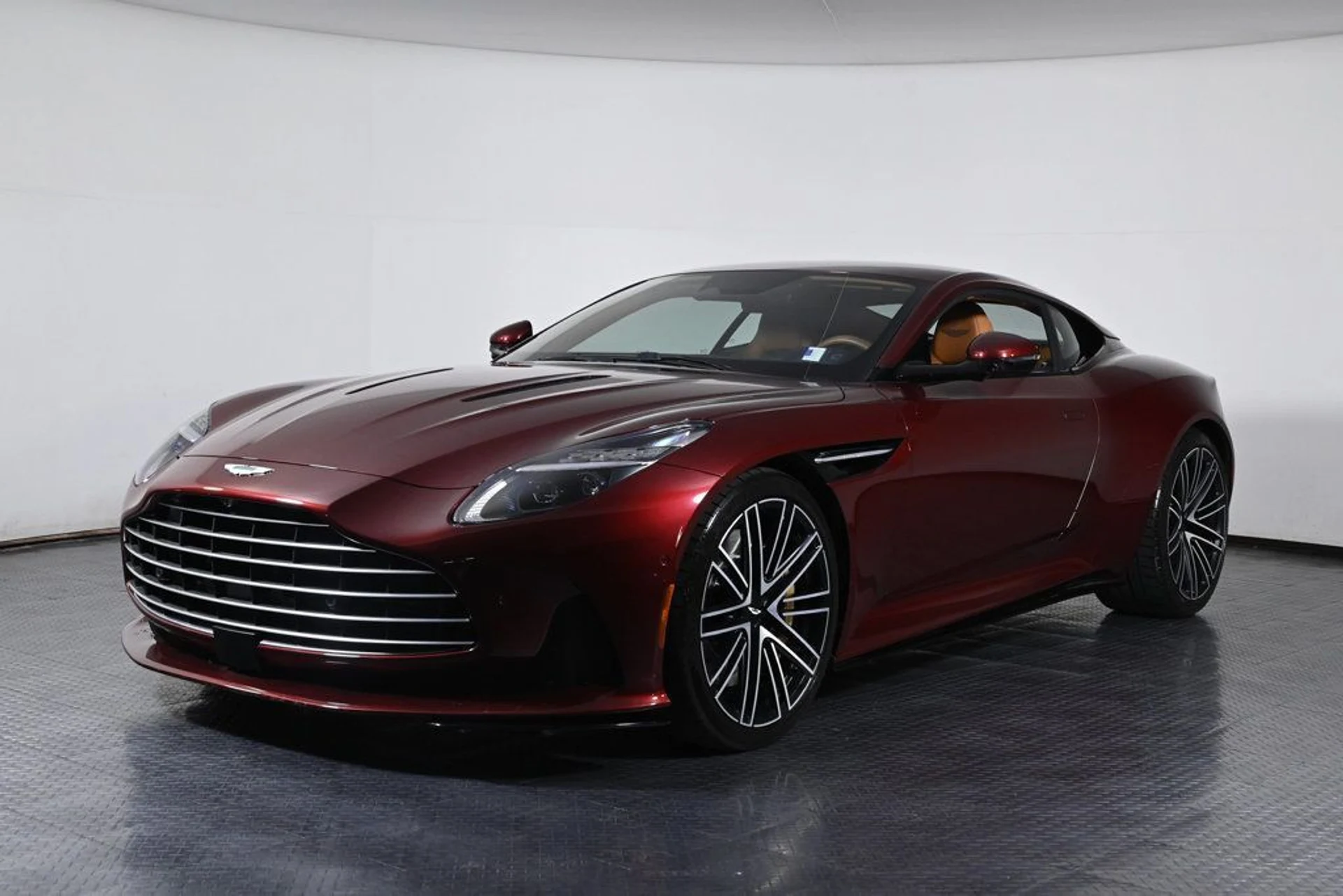 mph015_442273810_used_2024_aston_martin_db12_coupe_11350_23000409_15_1024_07fa28d6b1