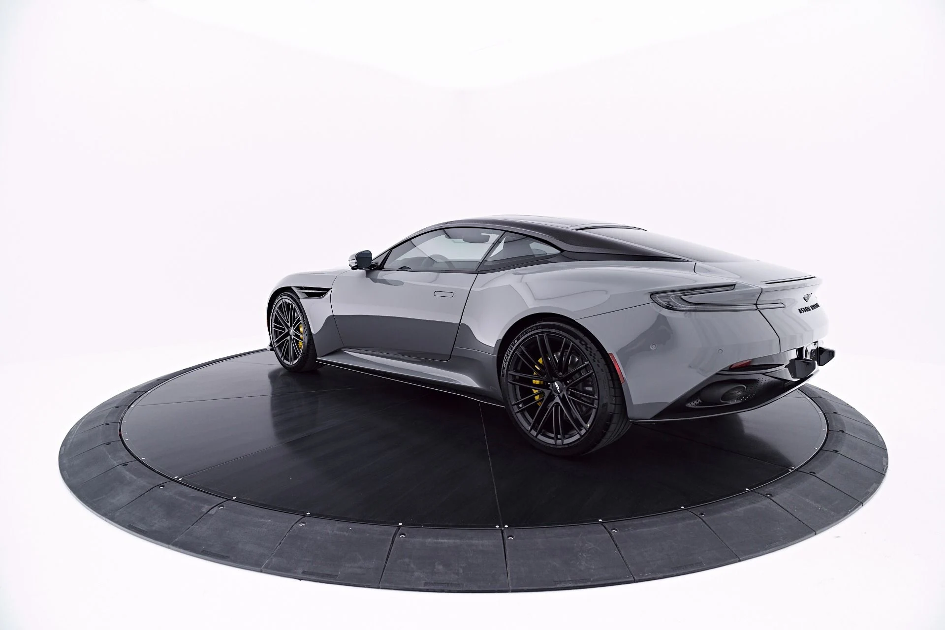 mph015_446584331_Used_2024_Aston_Martin_DB_12_1781813773_47bed66523