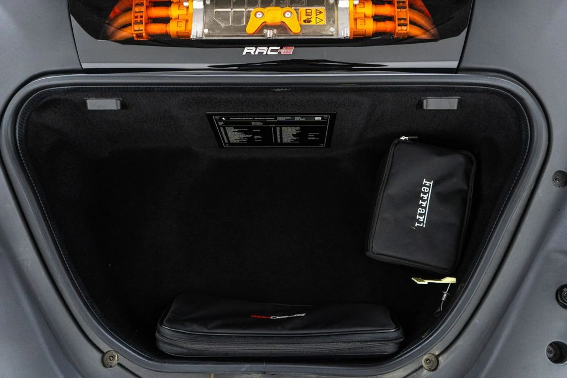 mph015_452015835_a797a56c_79ae_4553_9290_521724aa71a6_ae43655824