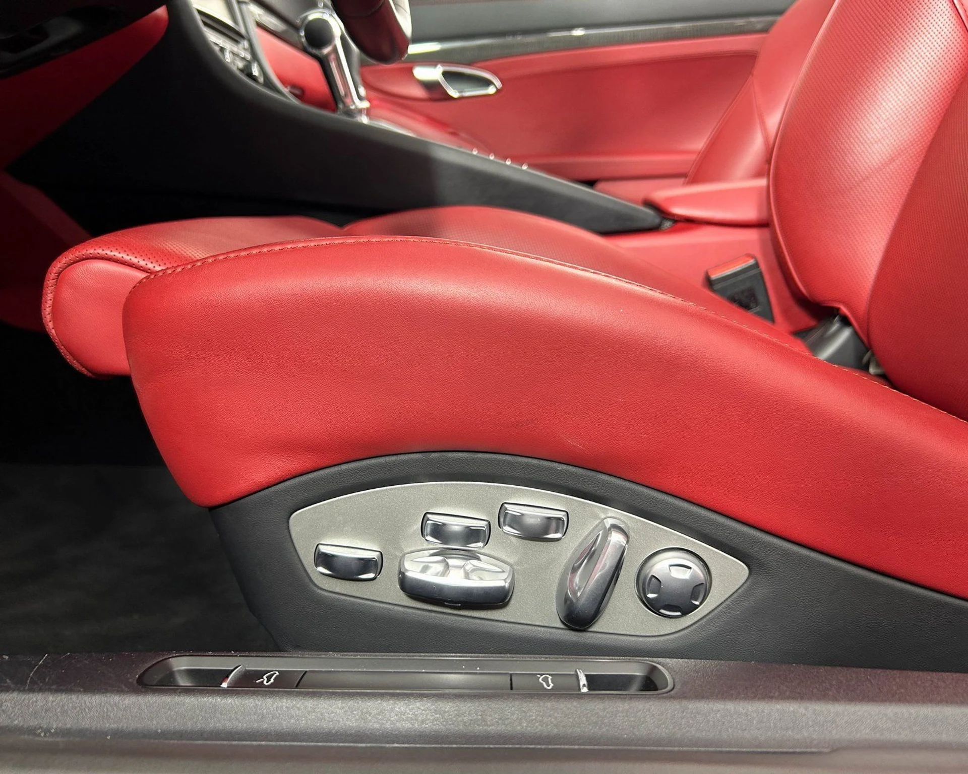 mph015_458649119_b26bf9957844409a9517f52dd40734e9_61cece2369