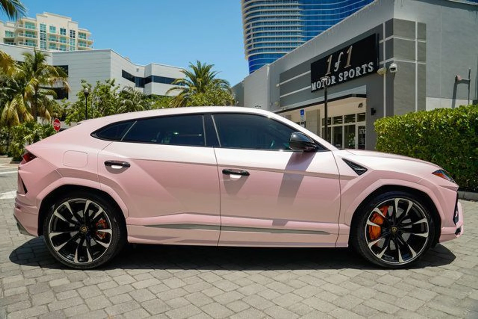 mph015_461279683_used_2021_lamborghini_urus_awd_14354_22713615_16_640_a4bc938819
