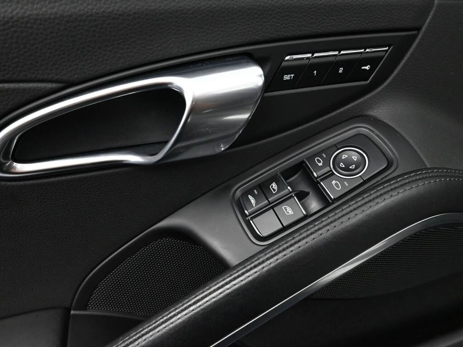 mph015_465524139_f524a783c061b3d63e4080b58a03c969x_44e17cff95