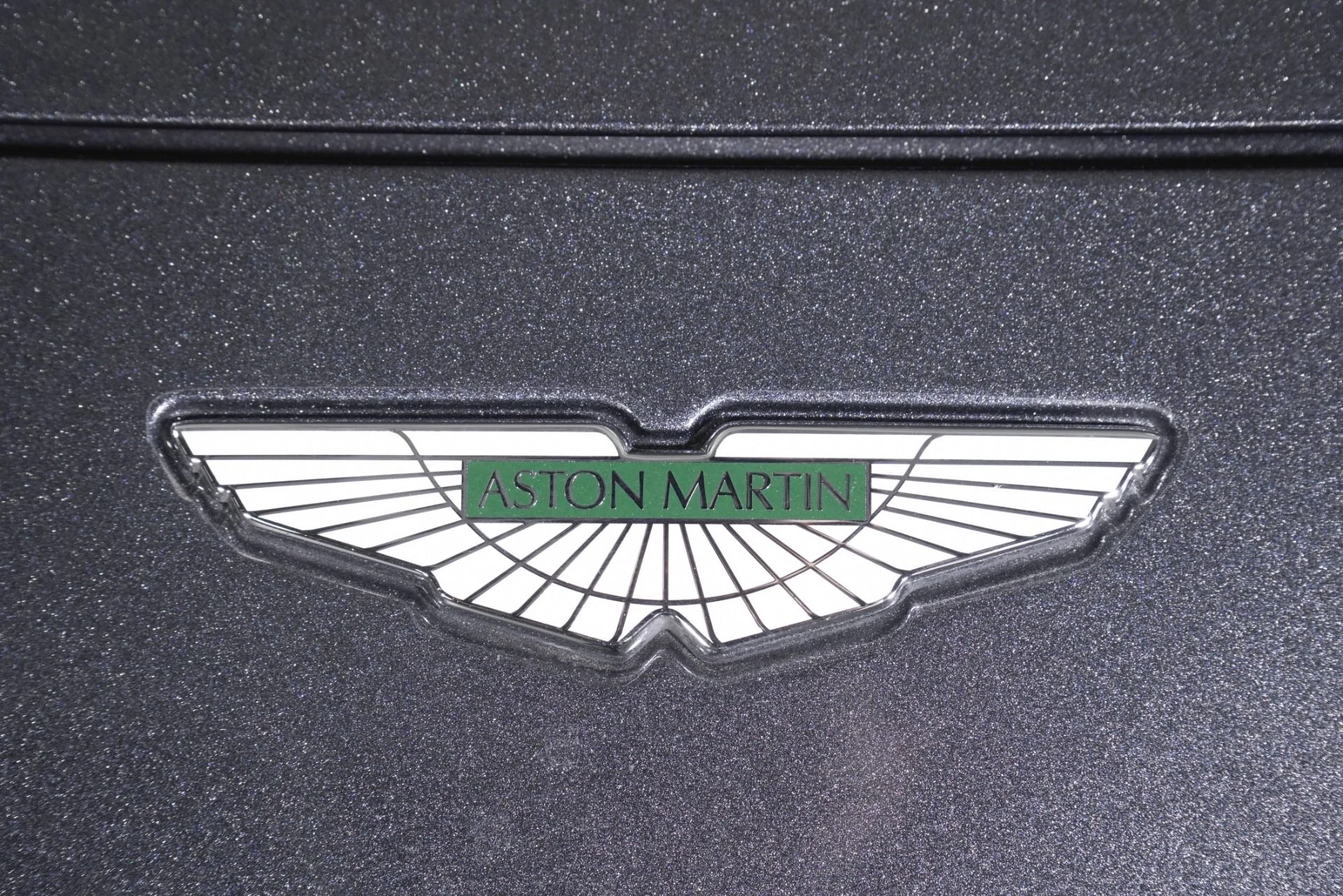 mph015_472691400_Used_2023_Aston_Martin_Vantage_1779907330_7b214b7a8d