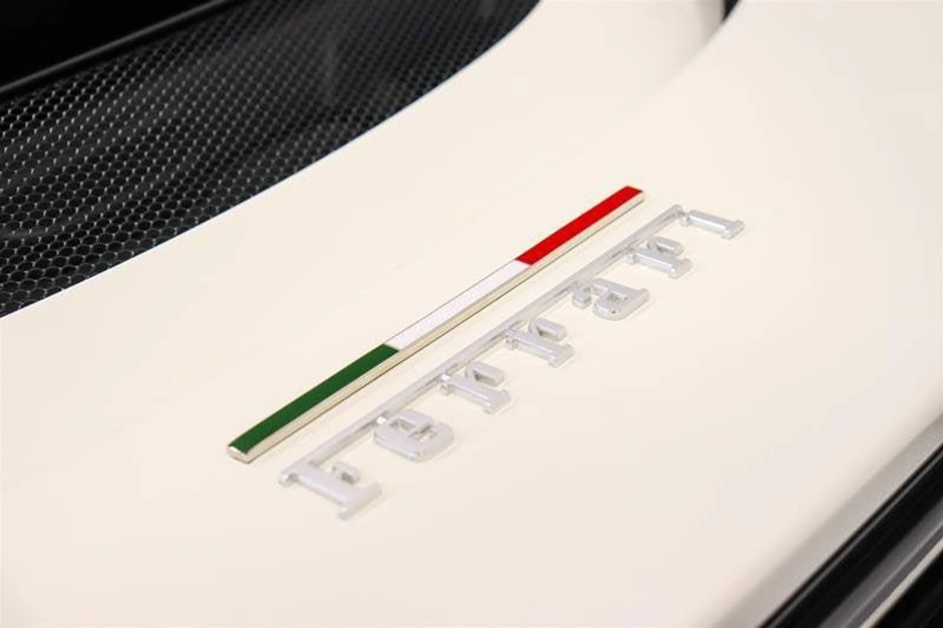 mph015_474911784_Used_2024_Ferrari_296_GTS_Base_1782922680_20d5469ff0