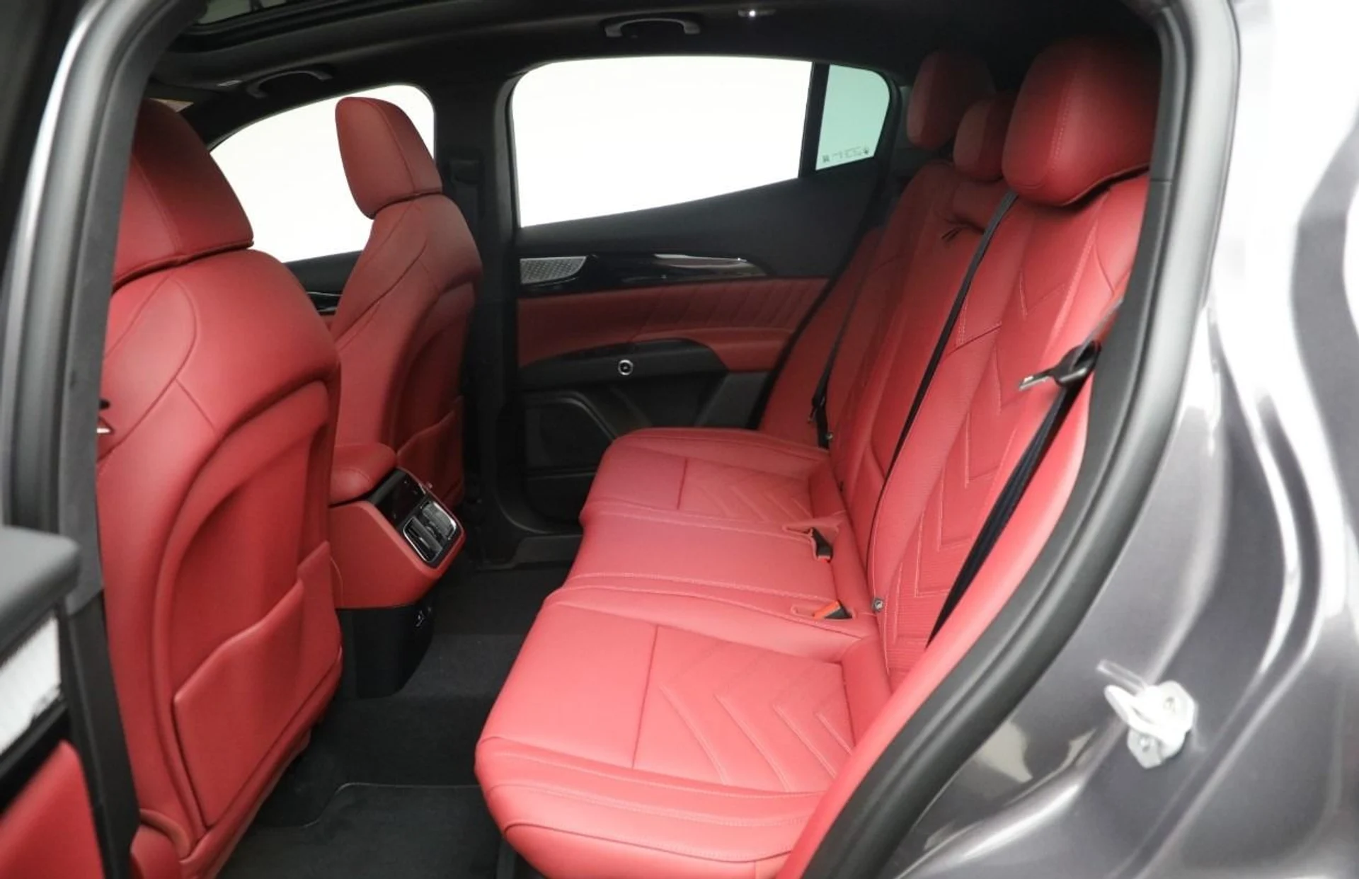 mph015_479616888_New_2025_Maserati_Grecale_Modena_5087704803