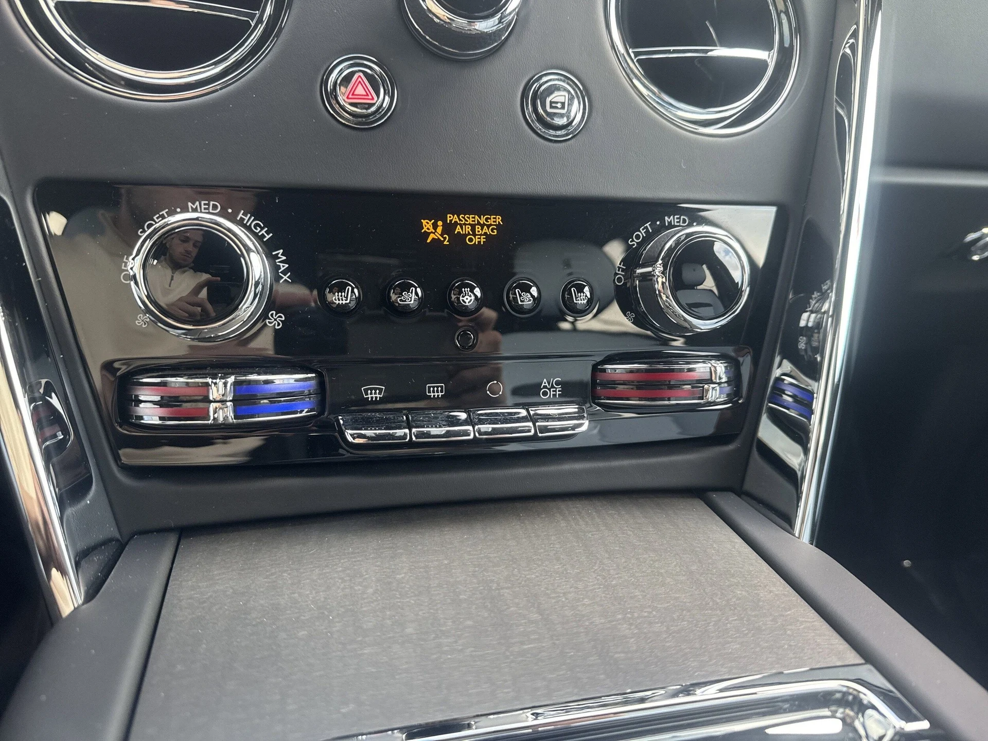 mph015_484918728_327cb502e716123e95aae0e824f4478ax_62cda0de59