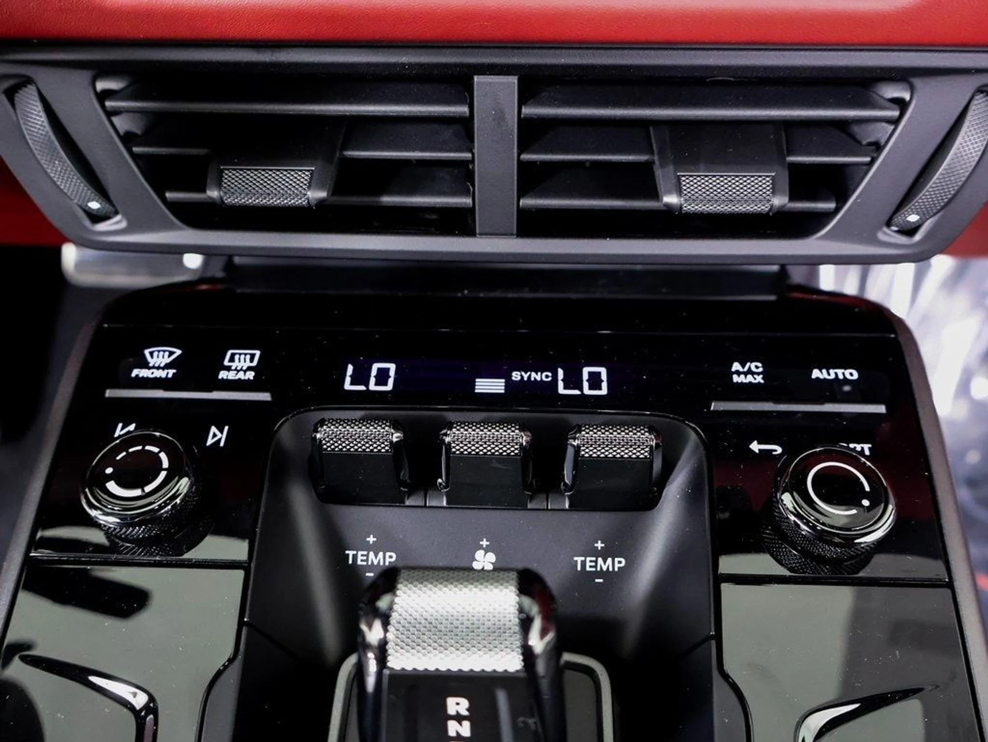 mph015_493684834_c976c3009c362617692029f33e179d6cx_b9f42e84ff