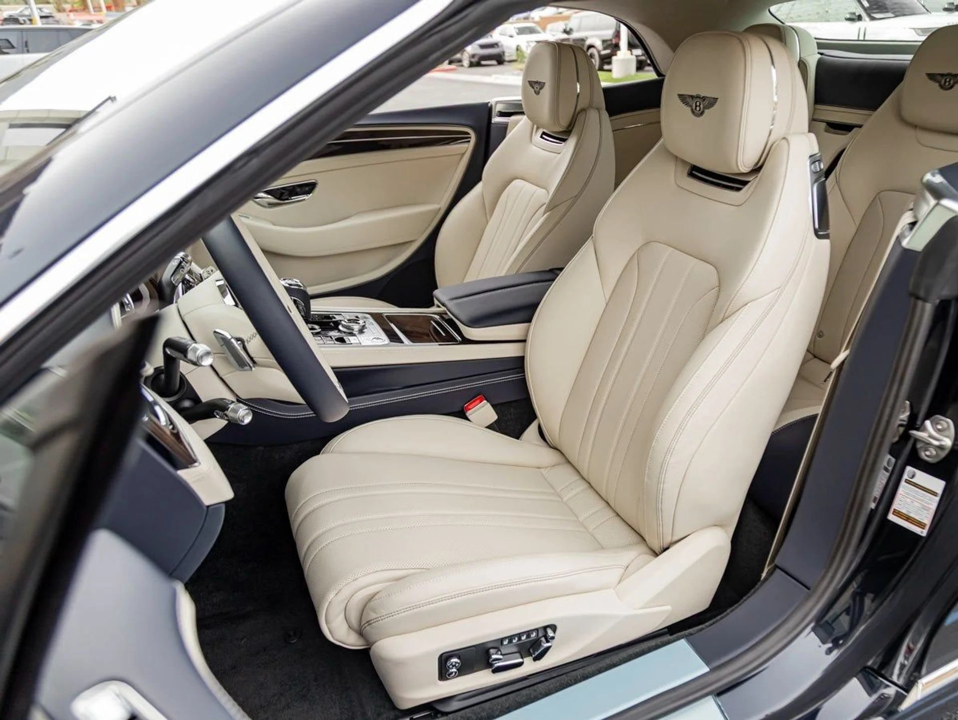 mph015_496292616_16_9a77b66c76