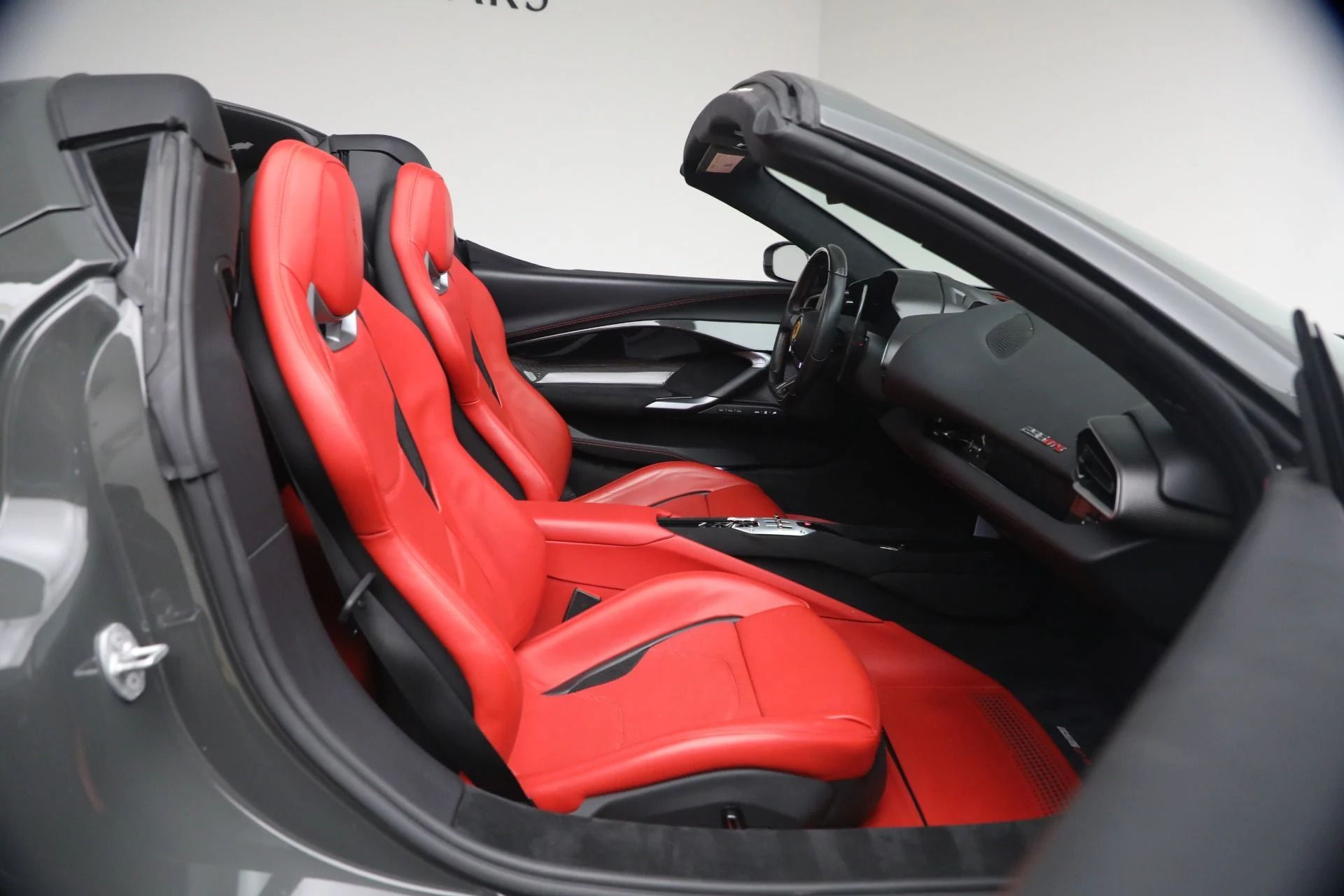 mph015_496772240_Used_2023_Ferrari_296_GTS_1776284808_a11357e7c3