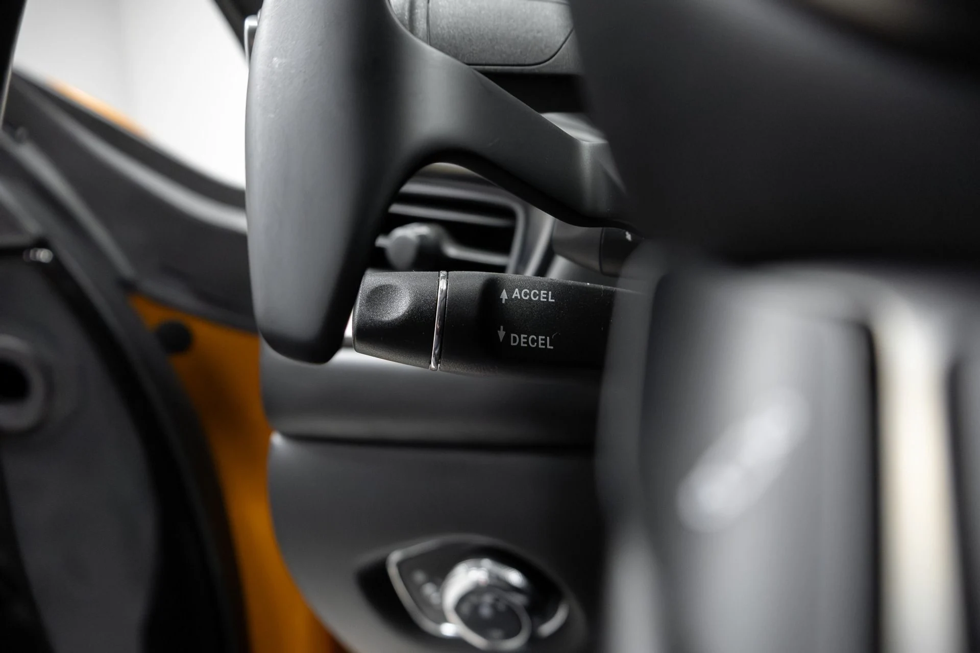 mph015_497474674_Used_2018_Aston_Martin_DB_11_1761056819_e48c709234