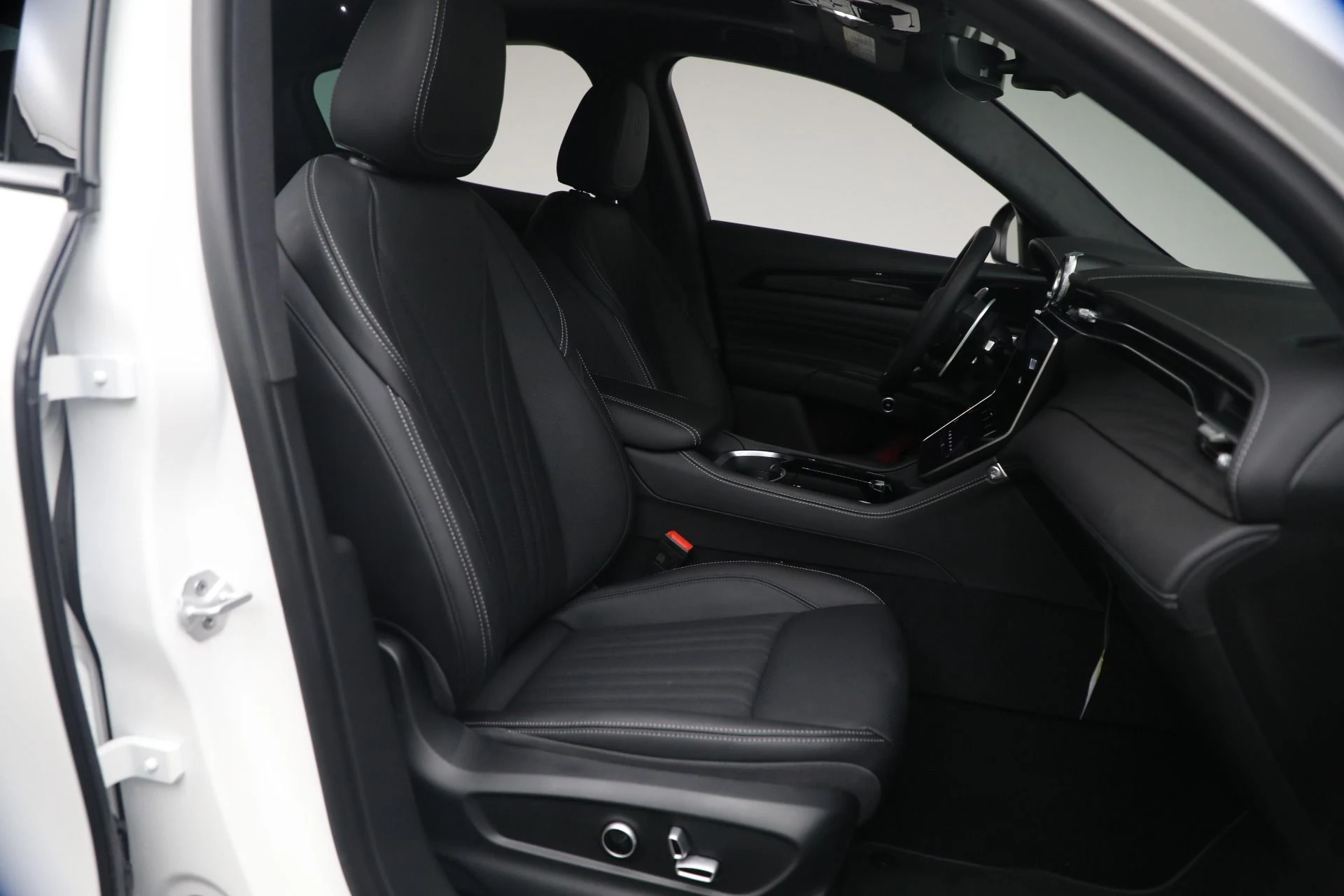 mph015_502018336_New_2026_Maserati_Grecale_Modena_1768494462_3ec560af35