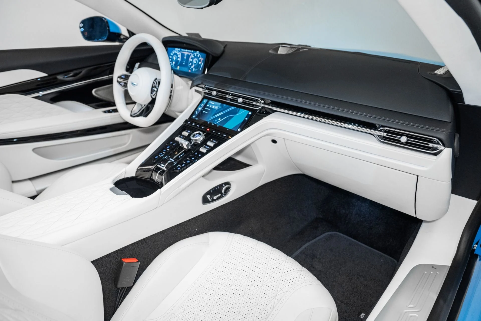 mph015_50533852_Used_2025_Aston_Martin_DB_12_Volante_1741214270_795dbda4cf