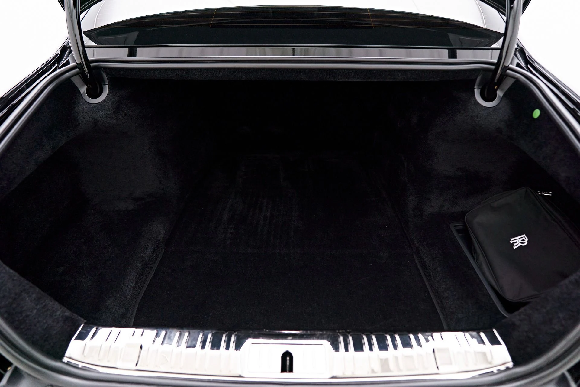 mph015_511413826_Used_2012_Rolls_Royce_Ghost_Base_1690494640_271e0b6da8