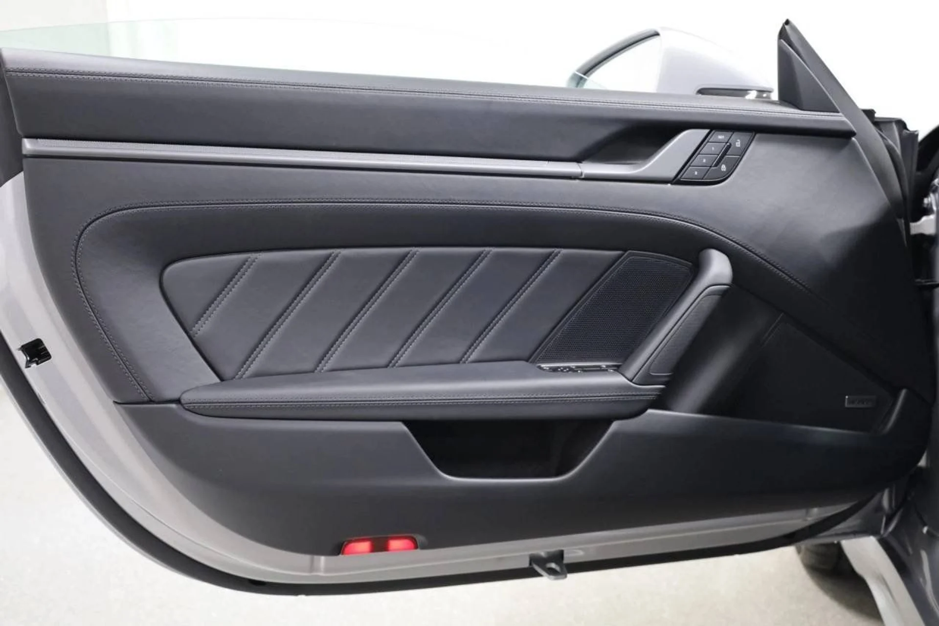 mph015_51781778_b25fa9e9661572d12aa7ee81034a0fbe_3255bd2fad