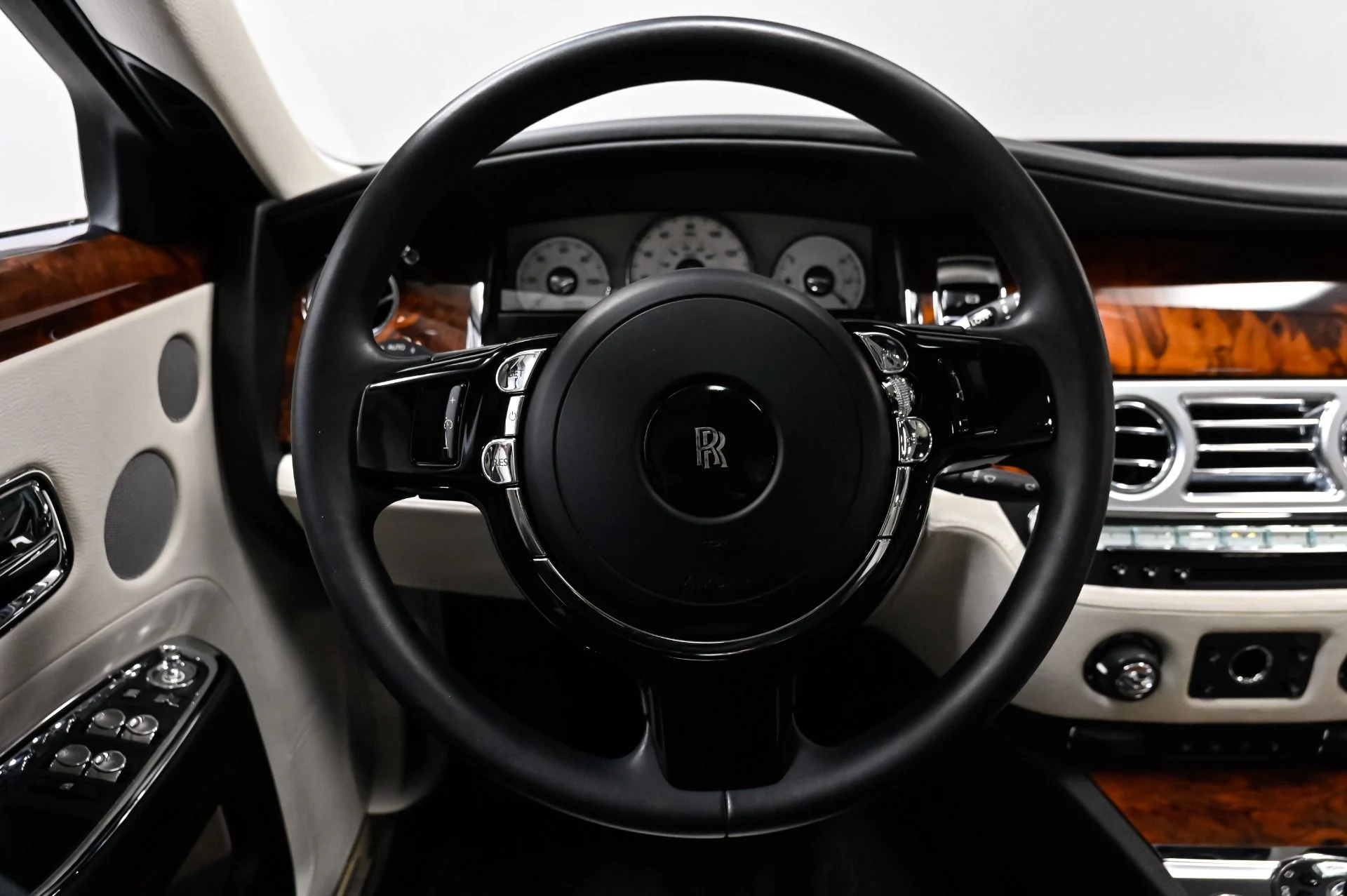 mph015_520376791_Used_2012_Rolls_Royce_Ghost_Base_1789141578_904bd3ac5c