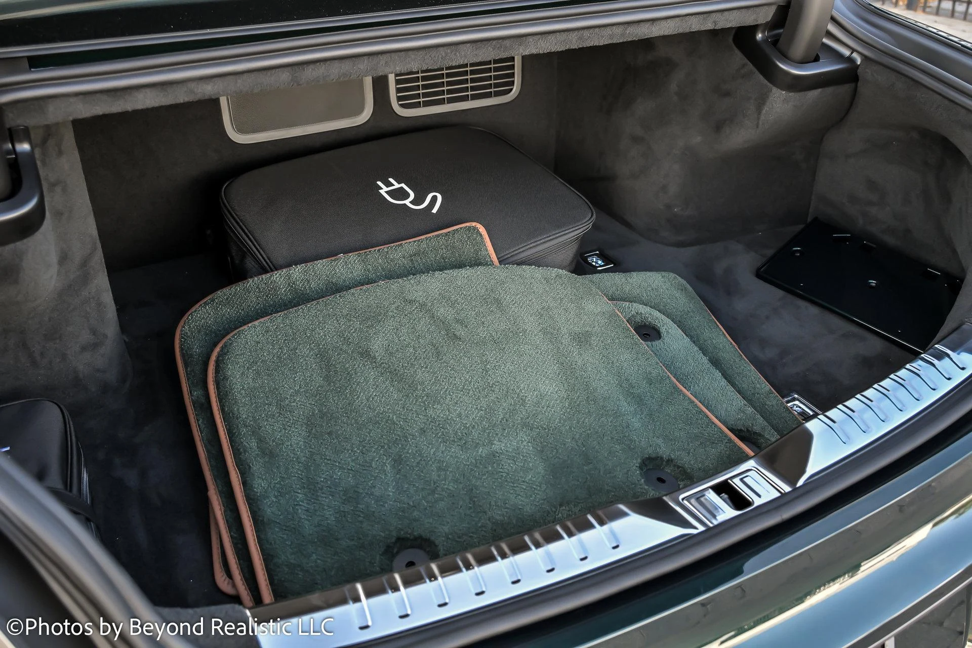 mph015_521512864_Used_2025_Bentley_Flying_Spur_Speed_First_Edition_Specification_1761724521_9a82ee1f22