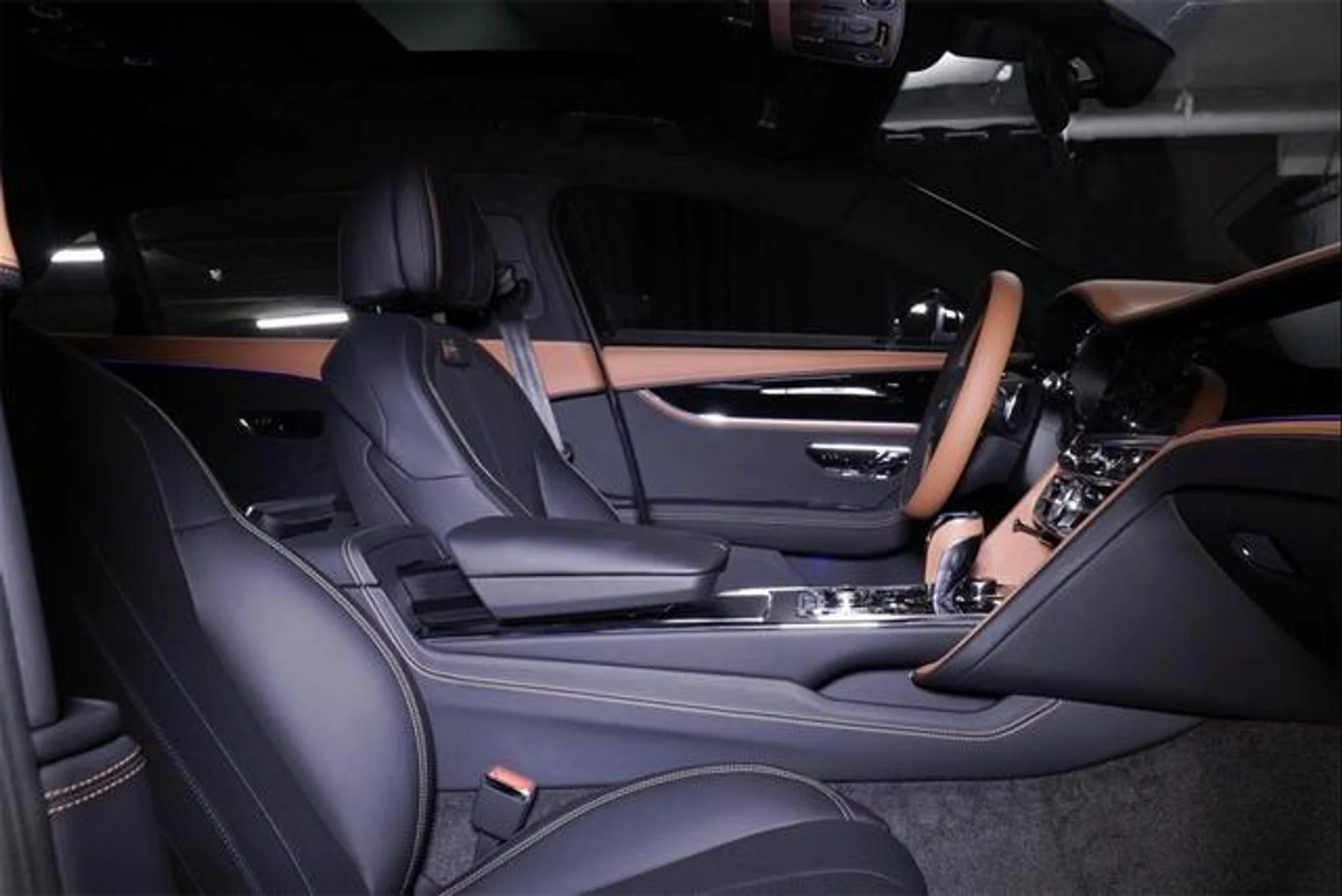 mph015_524648952_igc_P2a_Gm_Fi1_AKZ_Owb_RB_Vi_XRHR_4_E_9cb5f12a8c