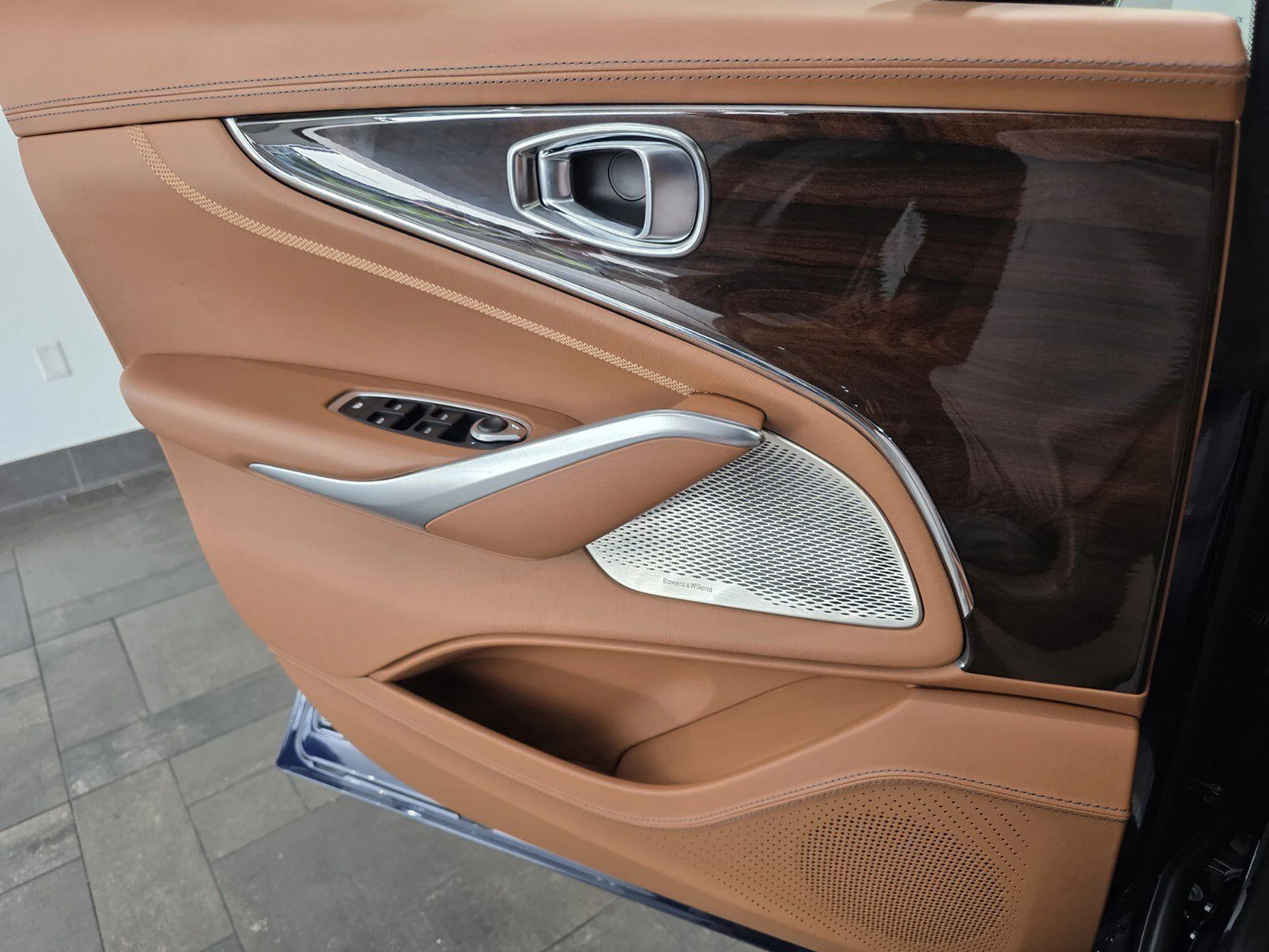 mph015_526426732_d54e5d082b69c155fadb501fb0e98176_7eb786acd8